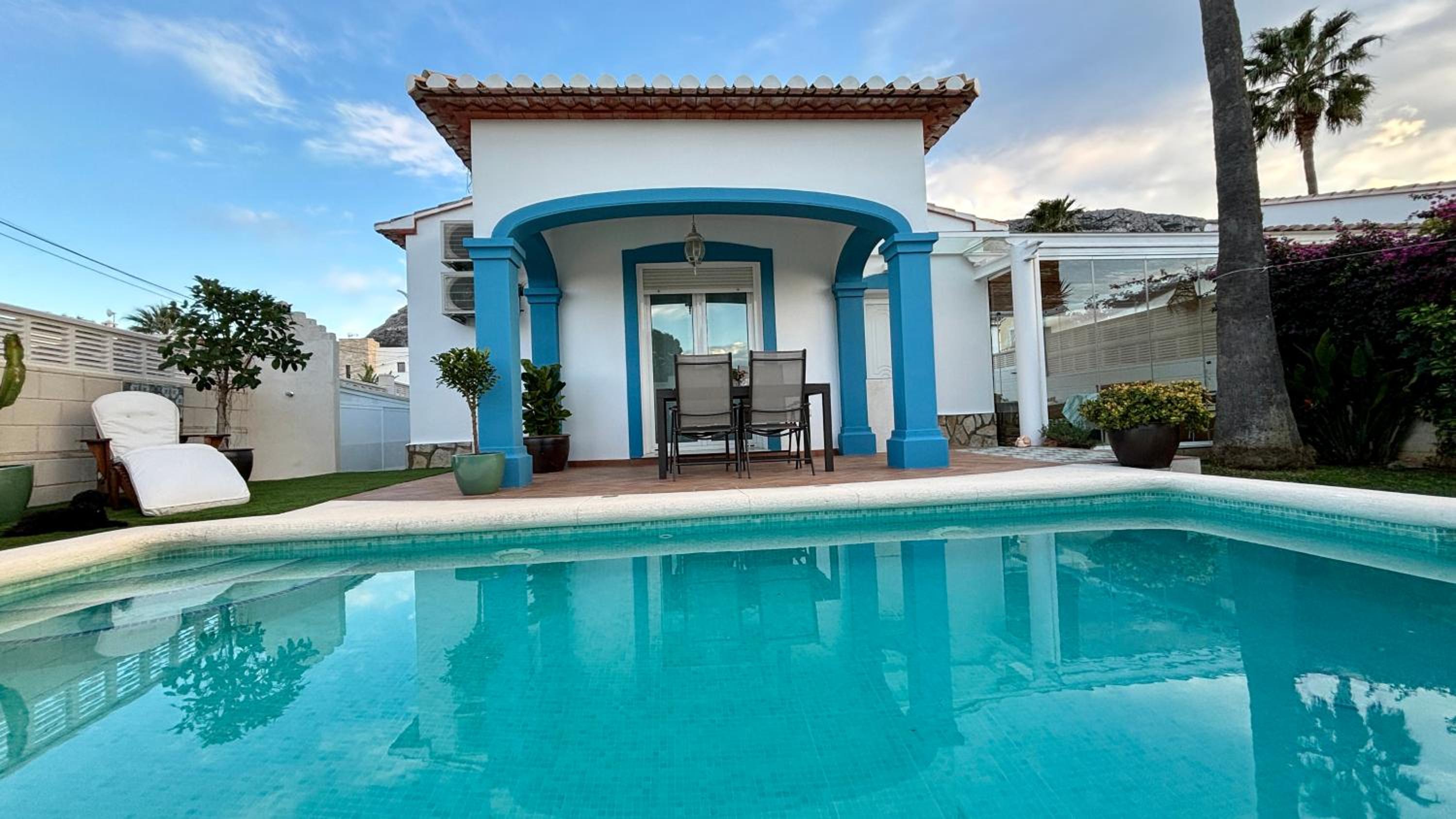 Precioso chalet independiente en Denia con piscina