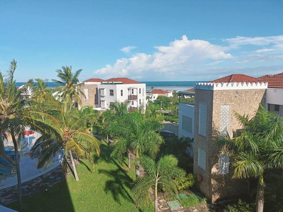 Oceanfront Escape with Pools and Waterpark - Balcony Sunsets