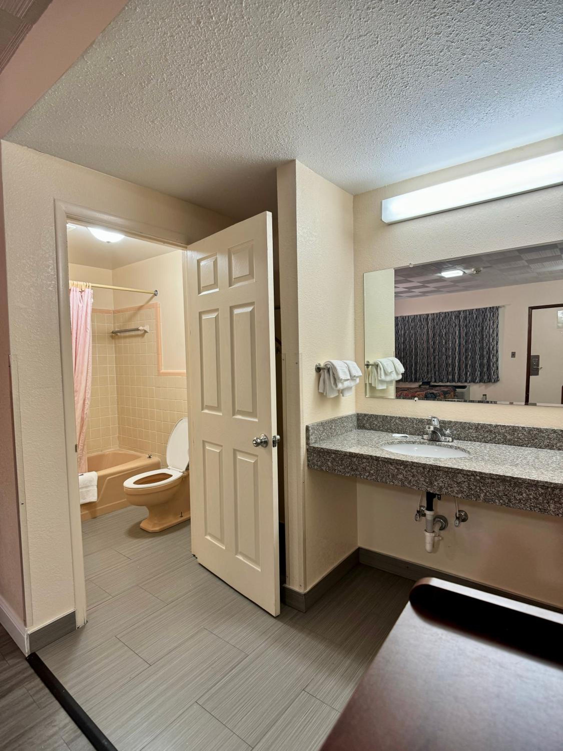 Knights Inn Galax - Property Image 8