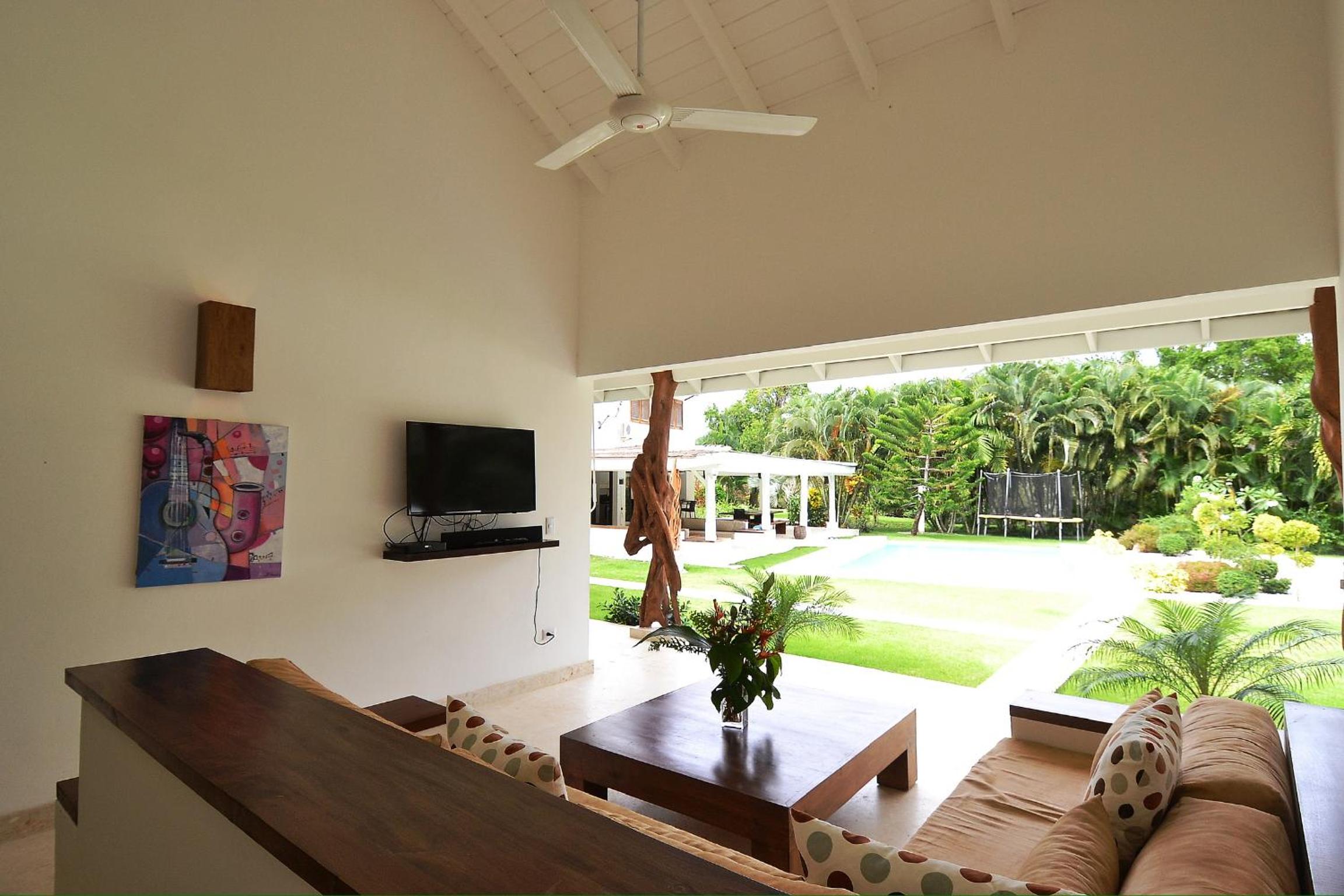 Seaside villa with housekeeping staff - Las Terrenas