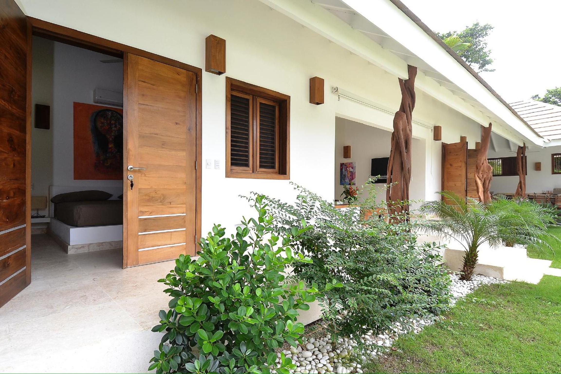 Seaside villa with housekeeping staff - Las Terrenas