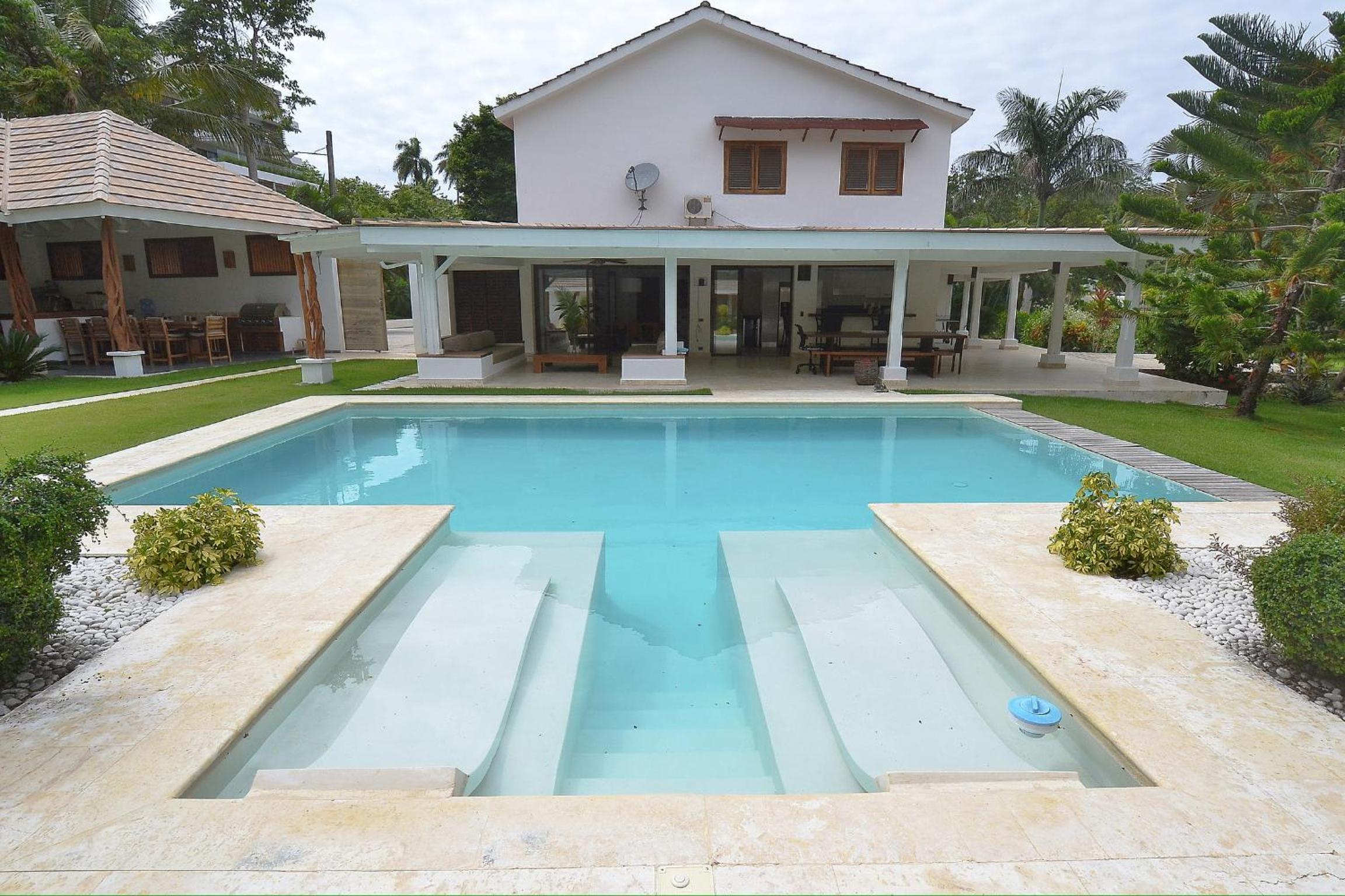 Seaside villa with housekeeping staff - Las Terrenas
