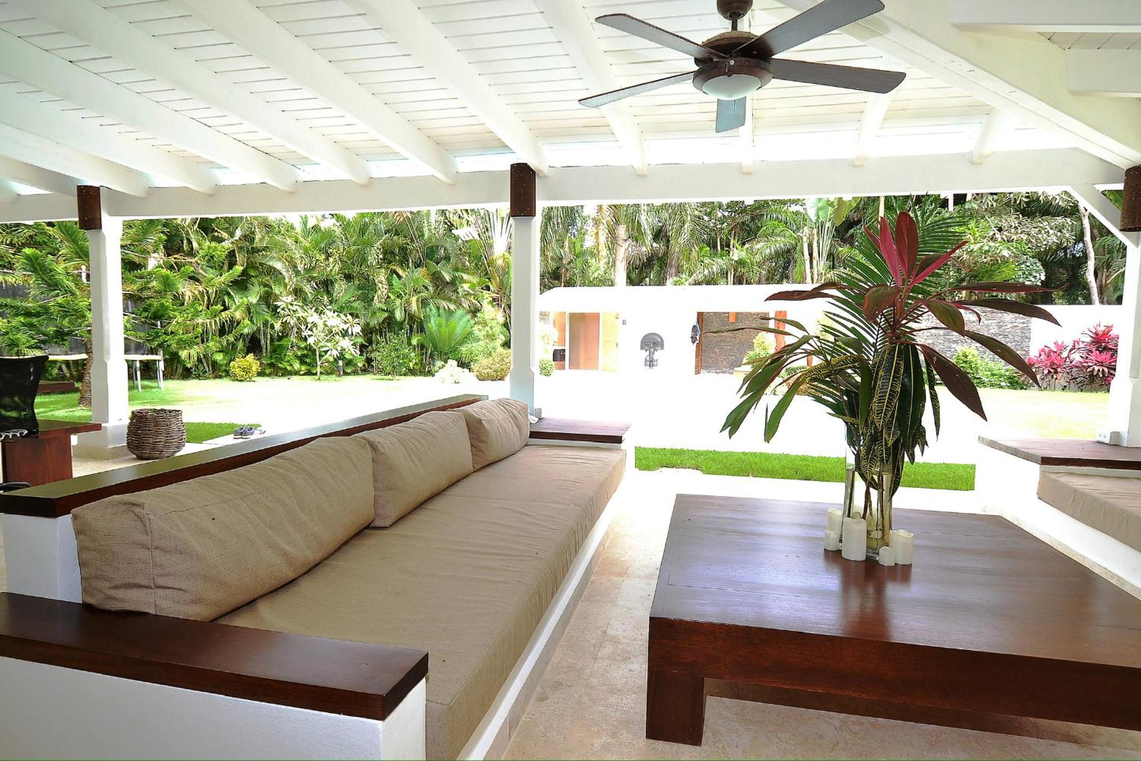 Seaside villa with housekeeping staff - Las Terrenas
