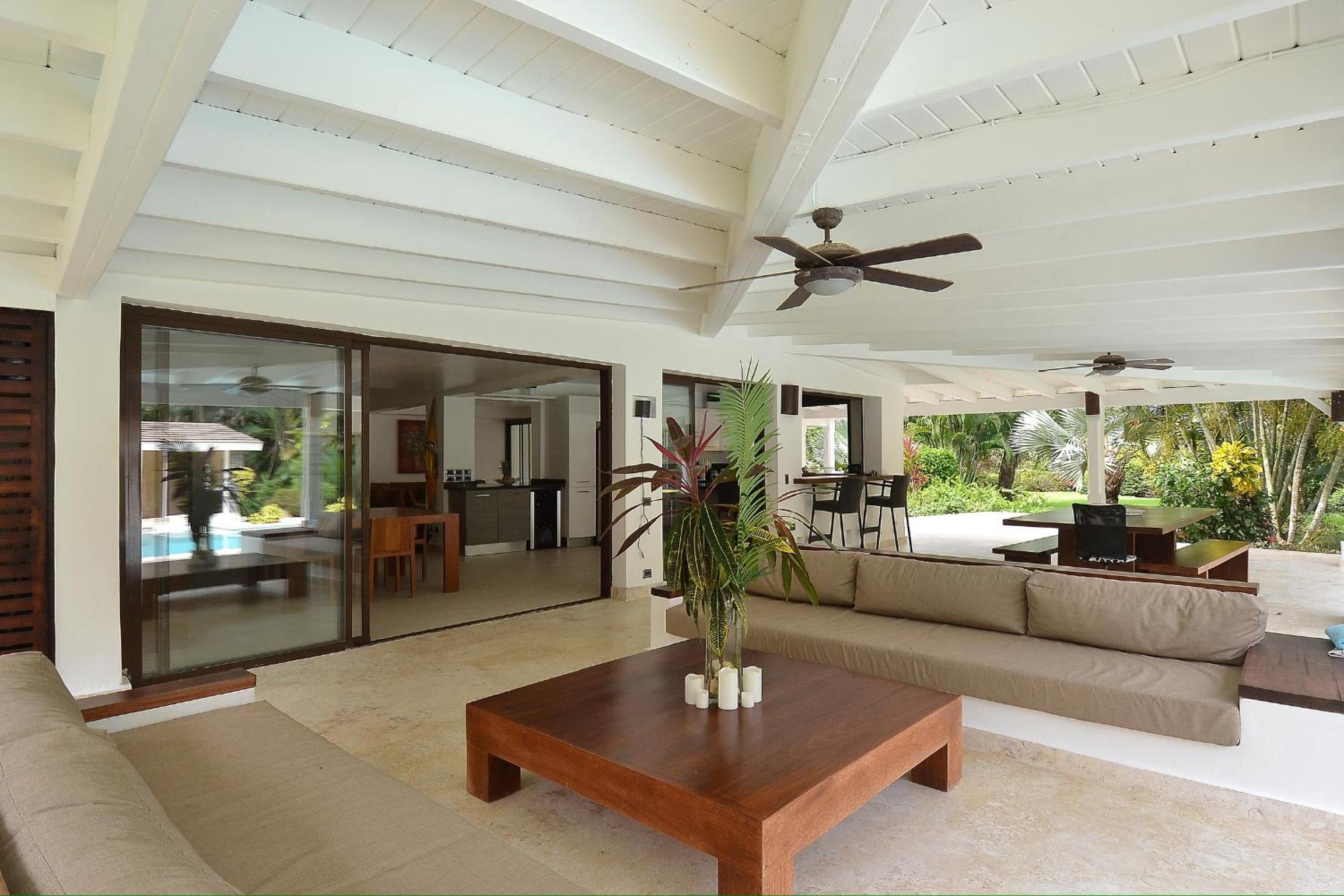 Seaside villa with housekeeping staff - Las Terrenas