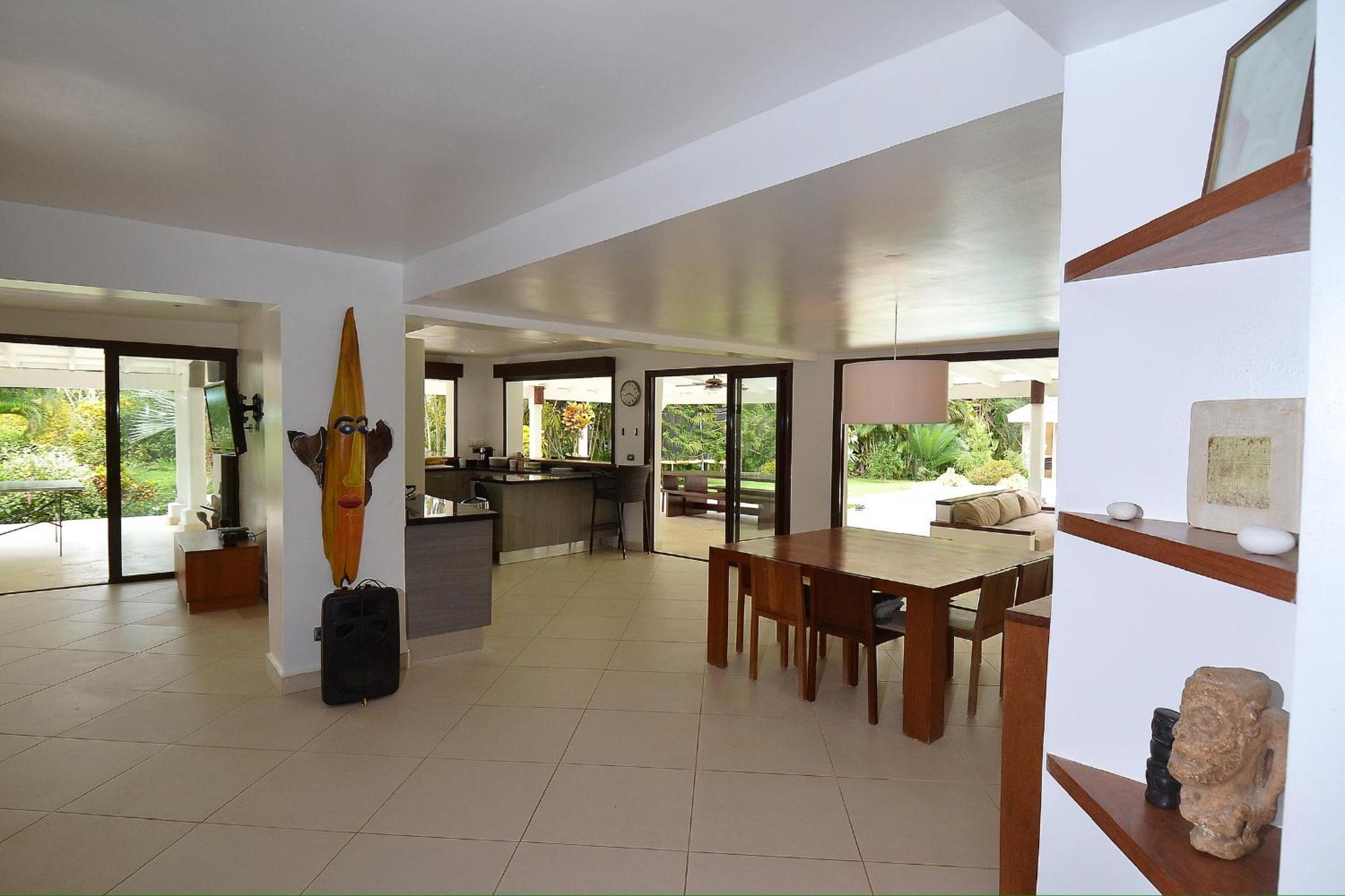 Seaside villa with housekeeping staff - Las Terrenas