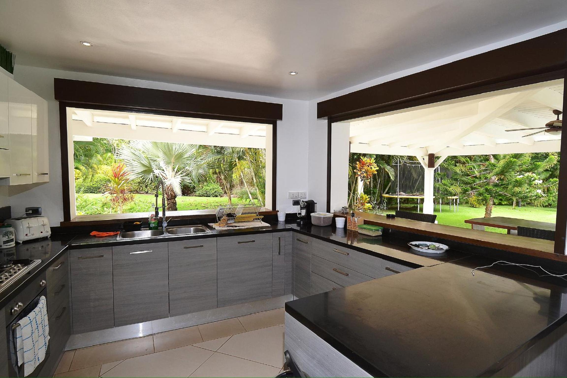 Seaside villa with housekeeping staff - Las Terrenas