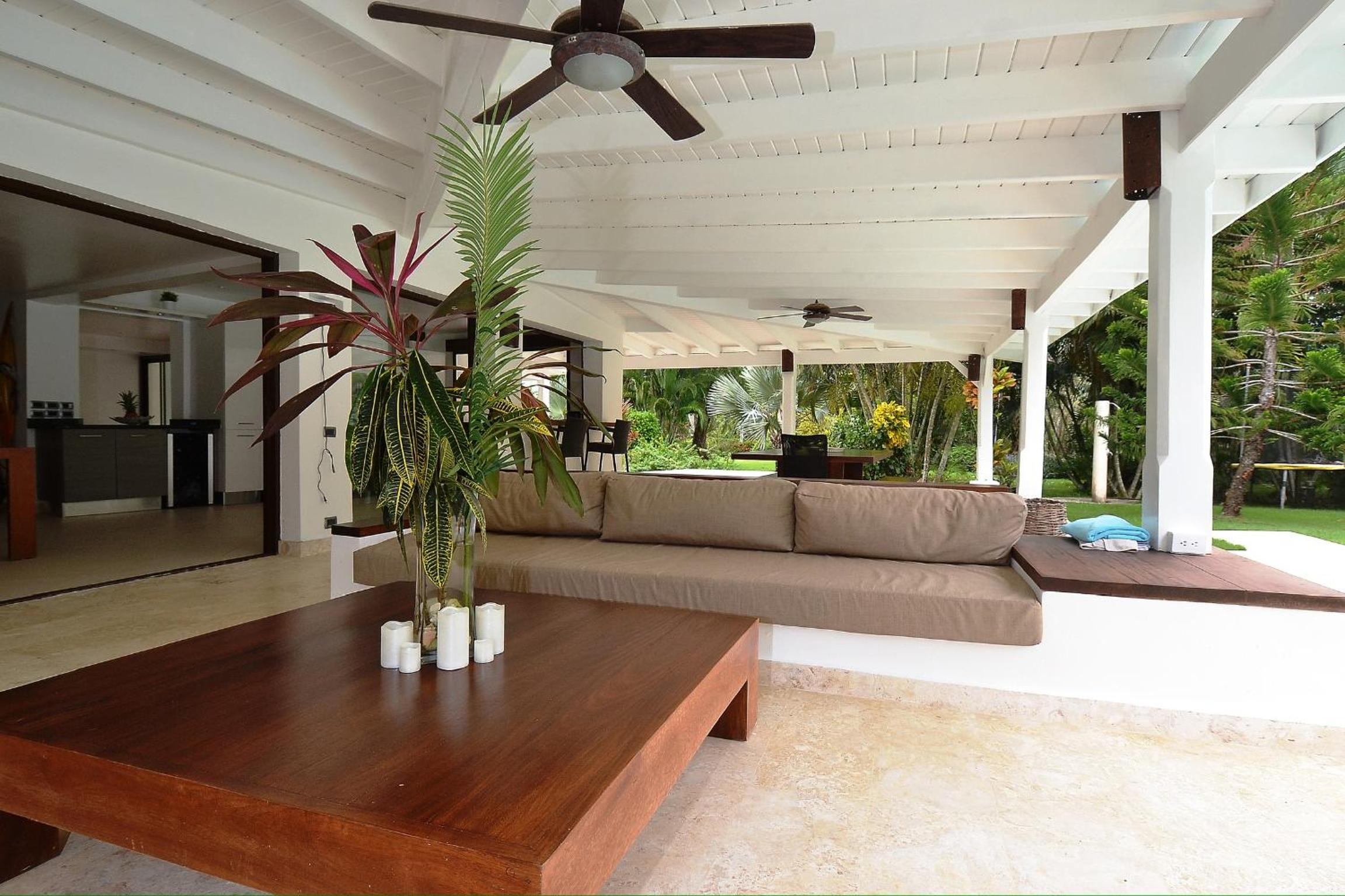 Seaside villa with housekeeping staff - Las Terrenas