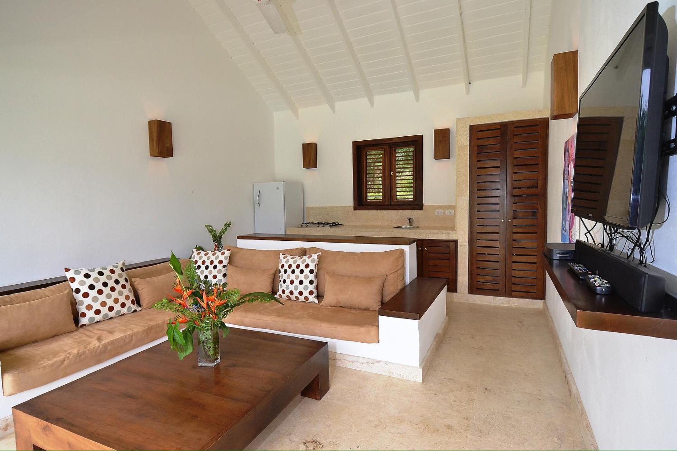 Seaside villa with housekeeping staff - Las Terrenas