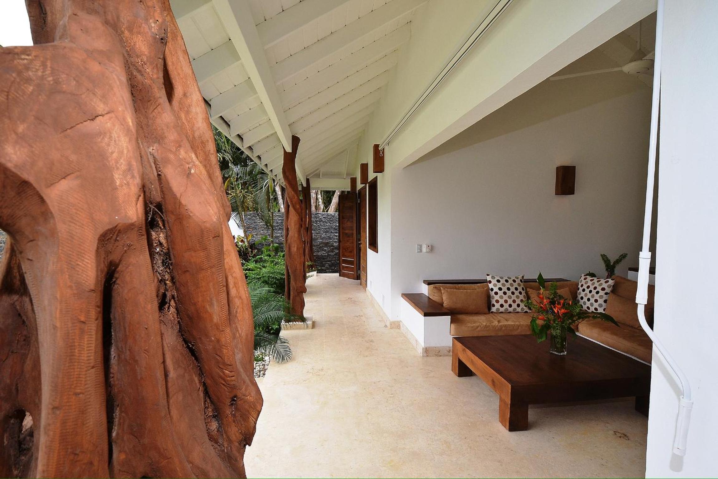 Seaside villa with housekeeping staff - Las Terrenas