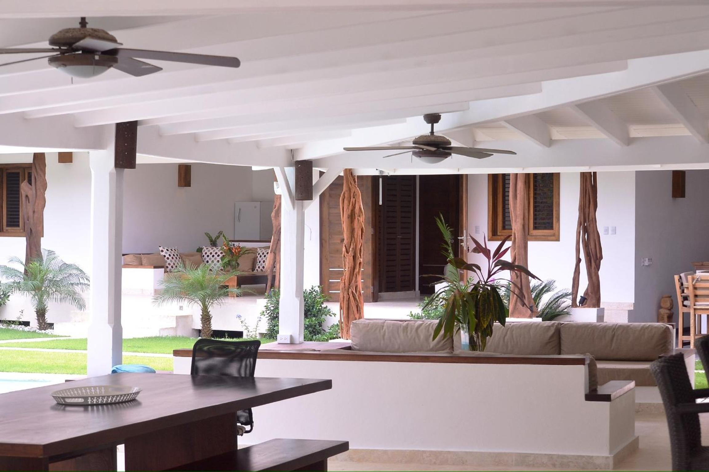 Seaside villa with housekeeping staff - Las Terrenas