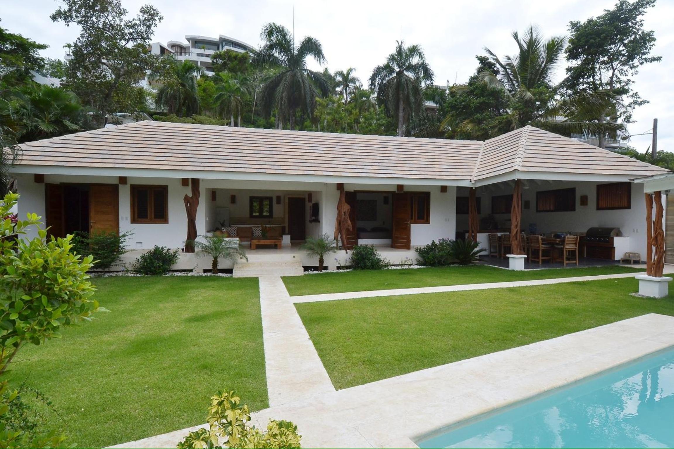Seaside villa with housekeeping staff - Las Terrenas