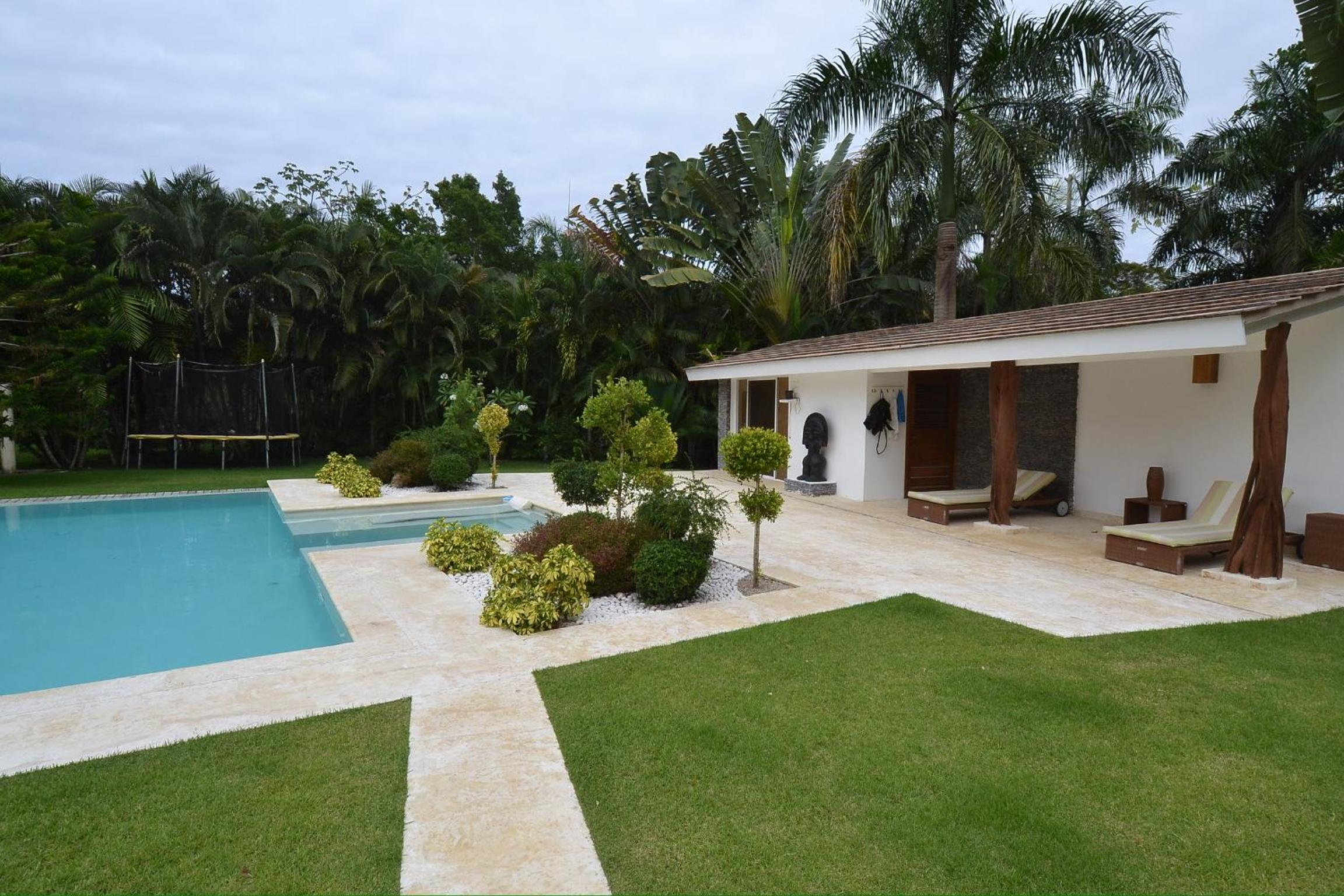 Seaside villa with housekeeping staff - Las Terrenas