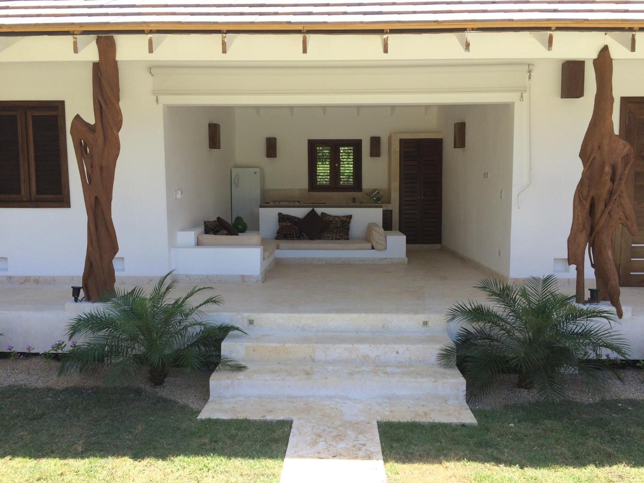Seaside villa with housekeeping staff - Las Terrenas