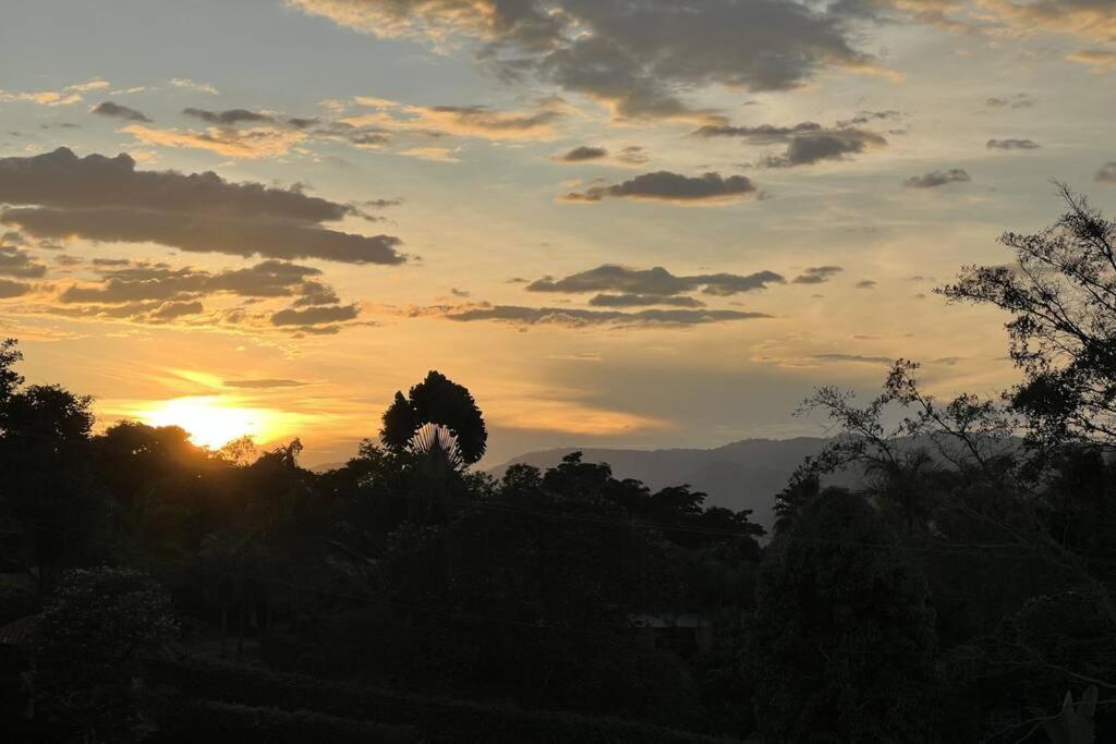 Hermosa y Moderna Casa Campestre