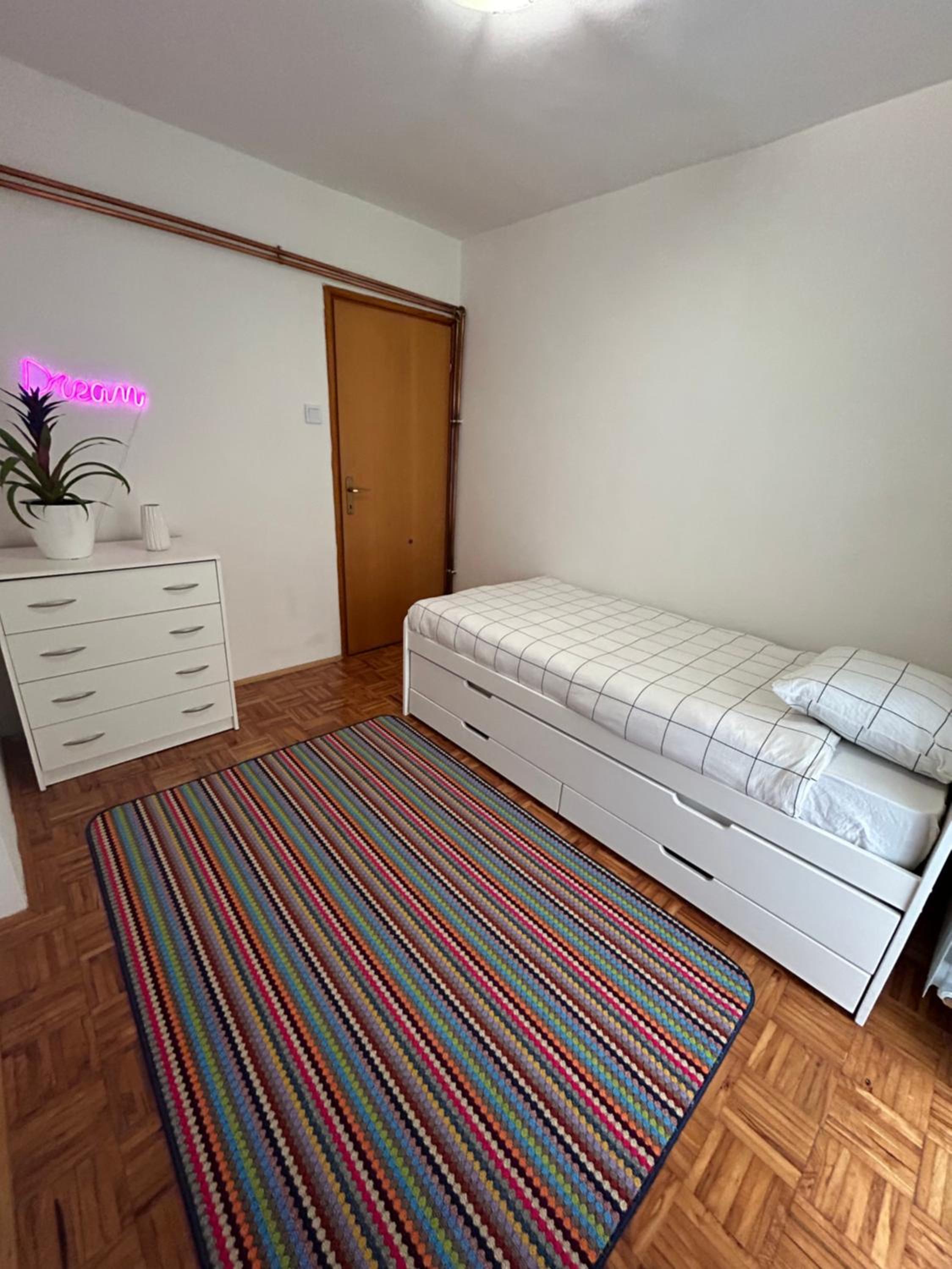 Una Apartment