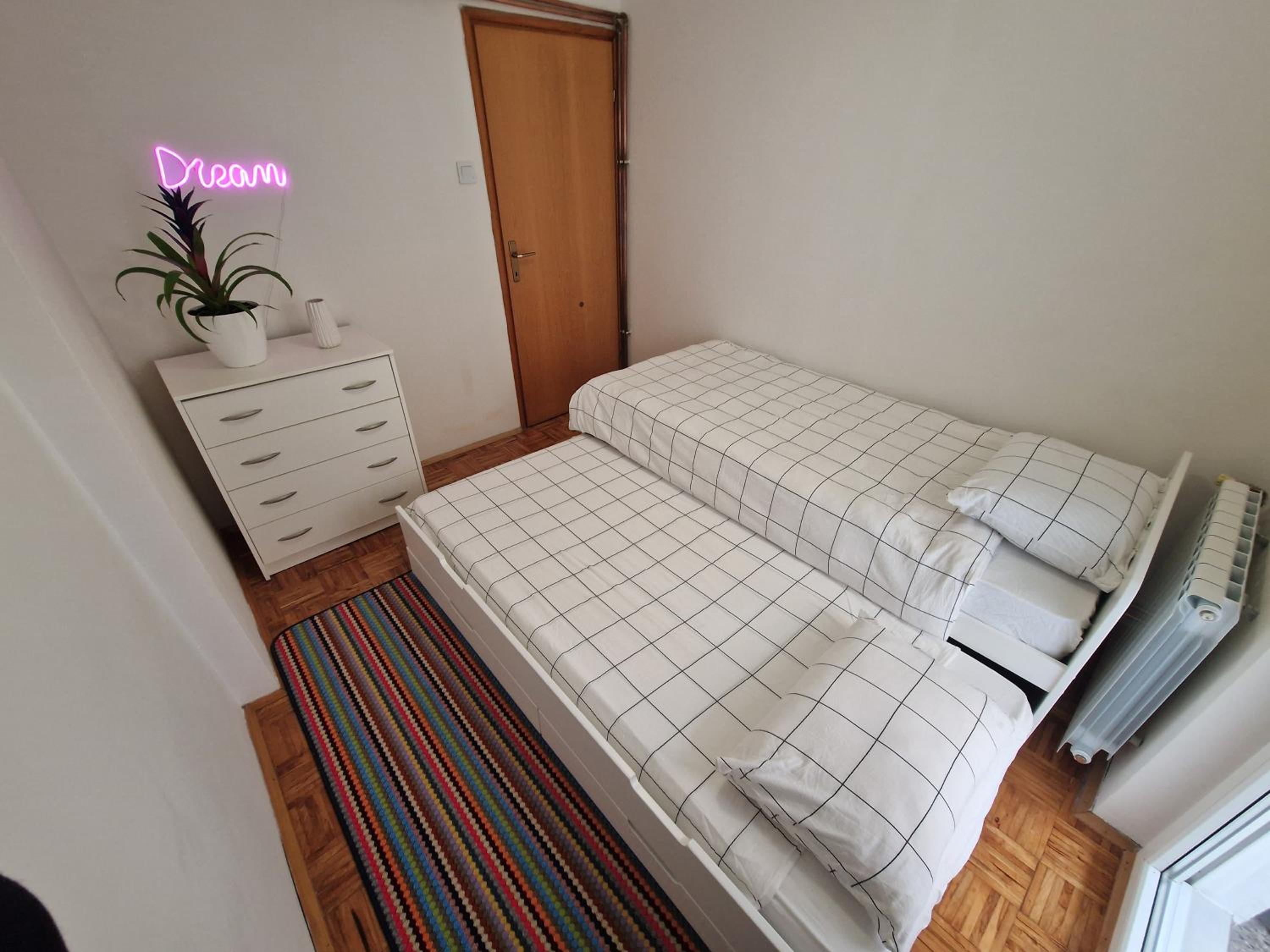 Una Apartment