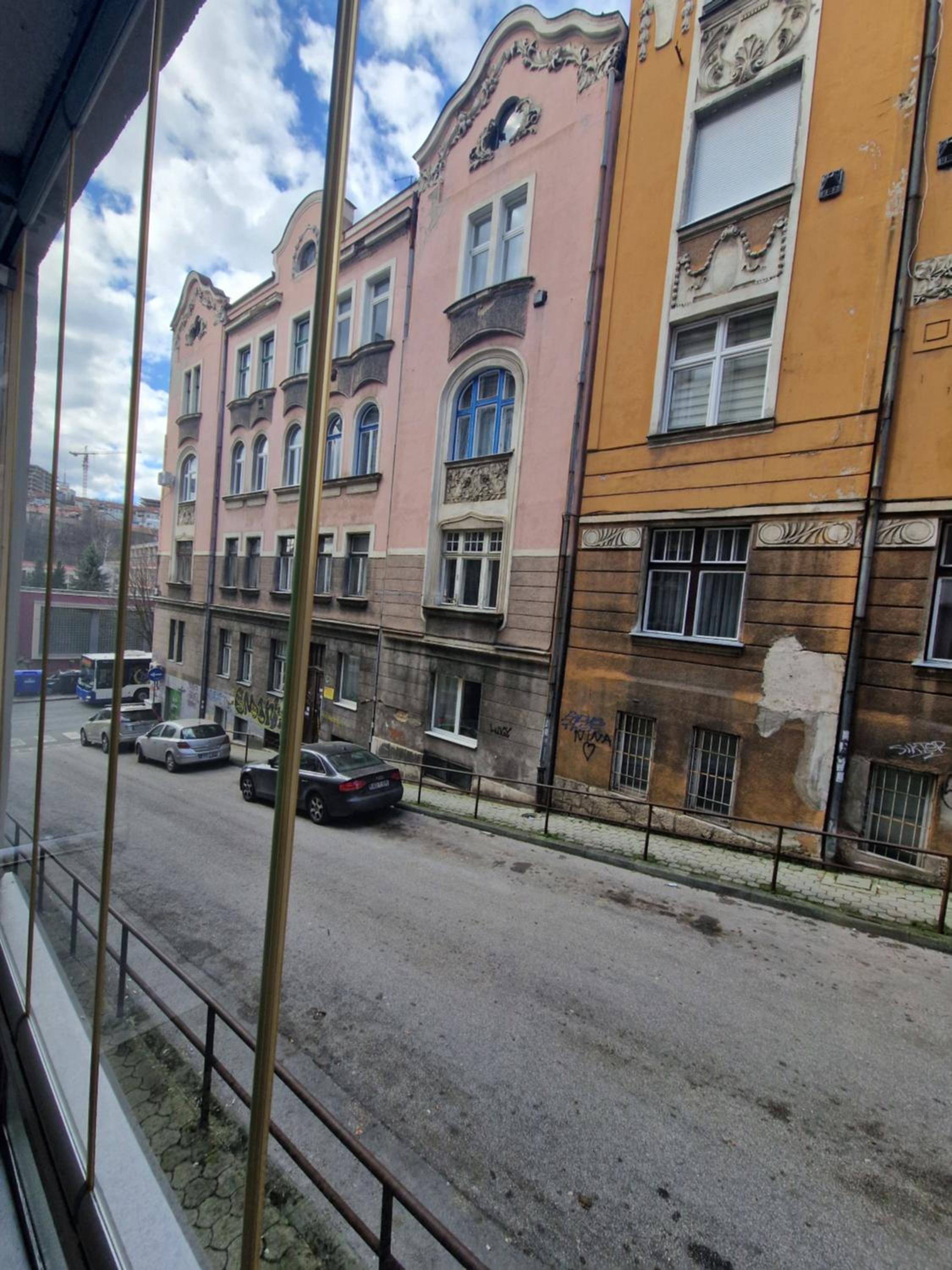 Una Apartment