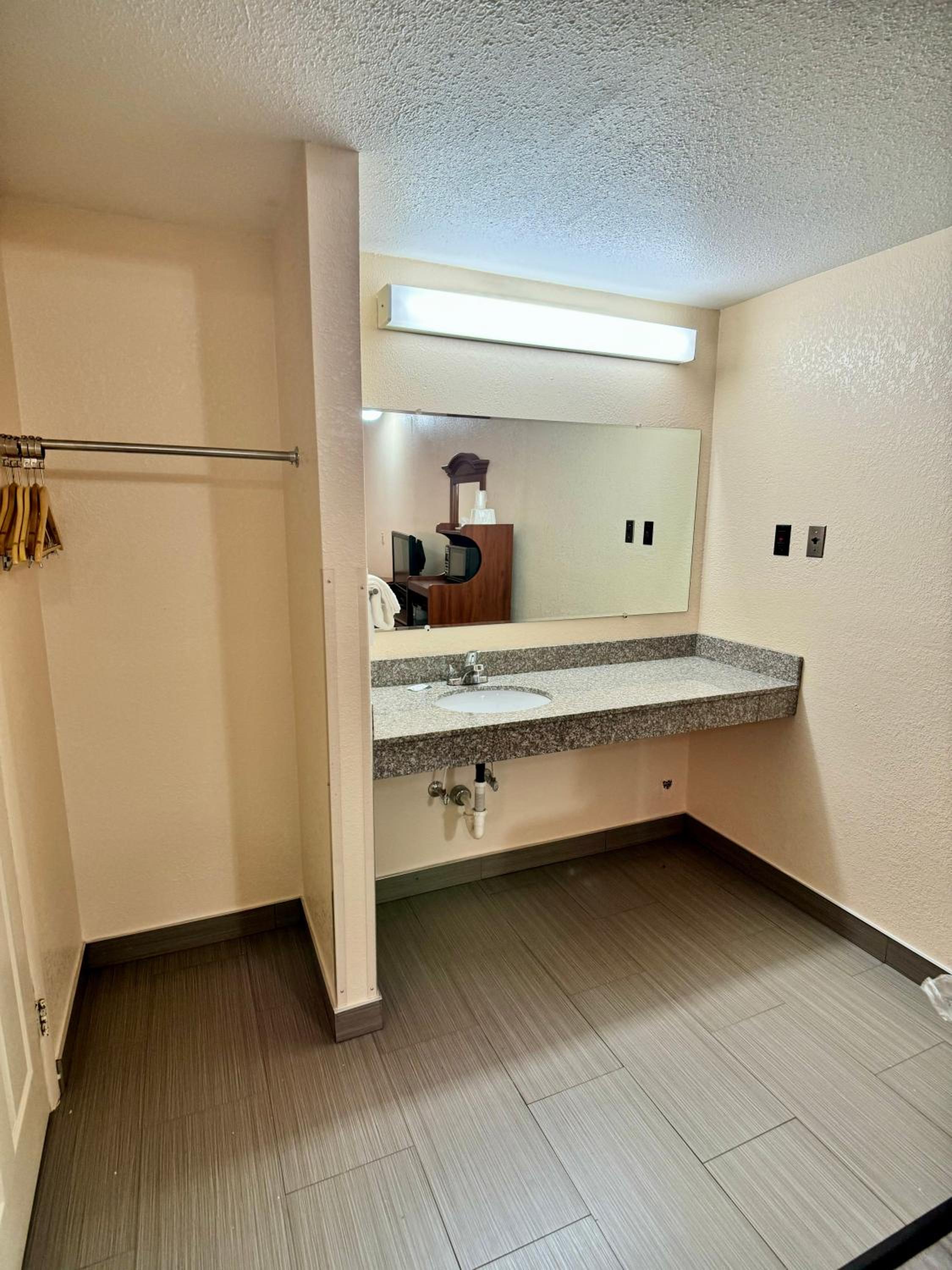 Knights Inn Galax - Property Image 3