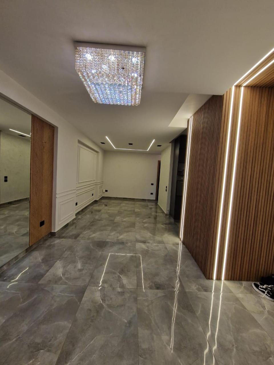 Hotel Comfy-lux Appartment - Image 1