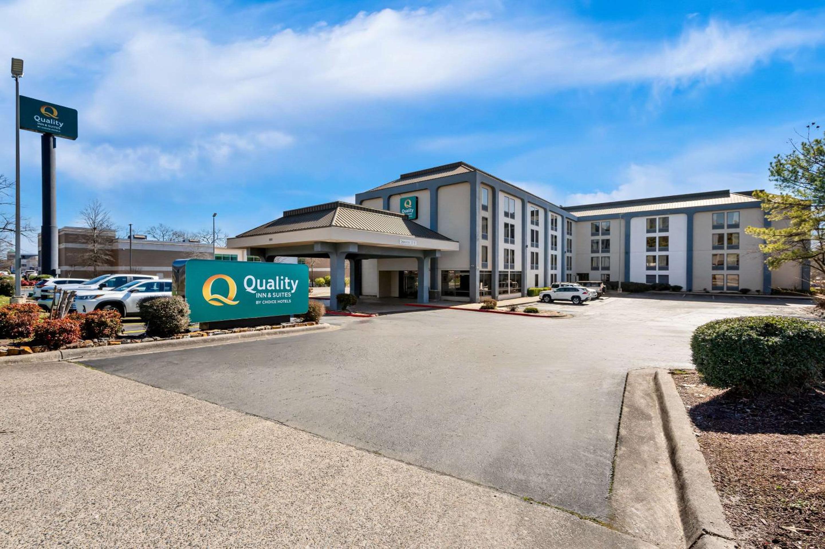 Hotel Quality Inn & Suites North Little Rock - Image 1