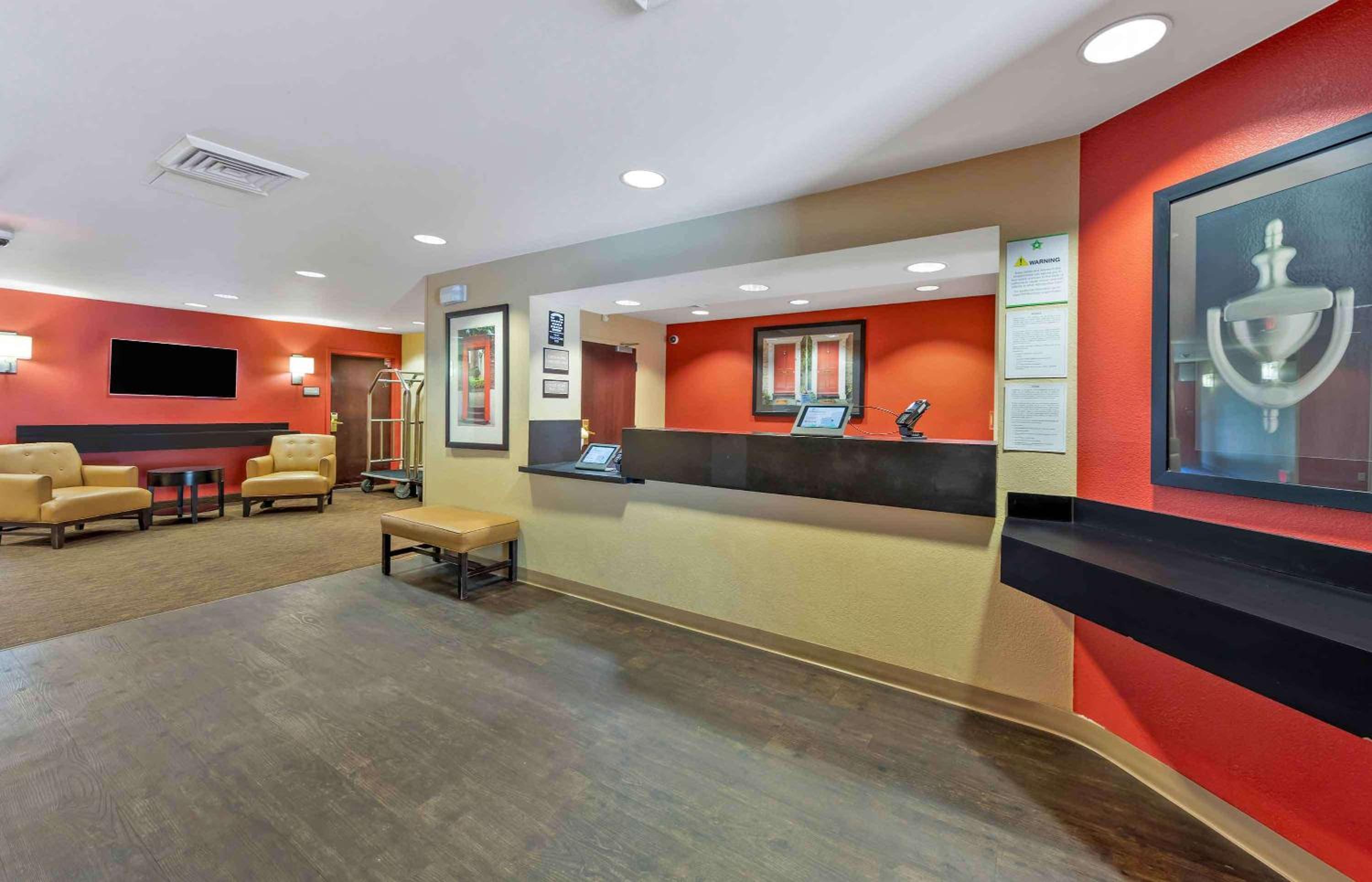 Detroit Vacations - Extended Stay America Select Suites - Detroit - Warren - Property Image 2