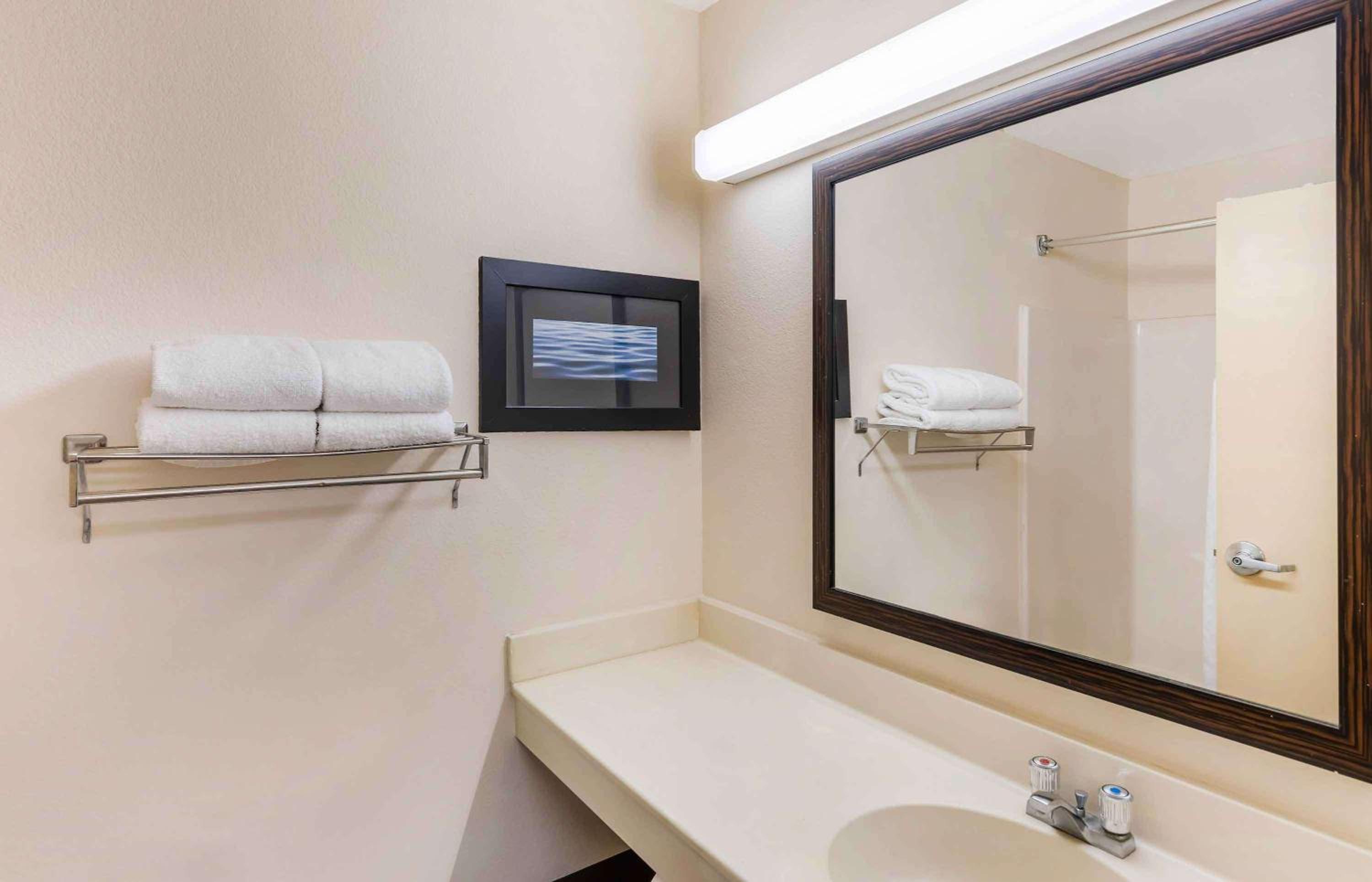 Extended Stay America Suites - Los Angeles - Ontario Airport