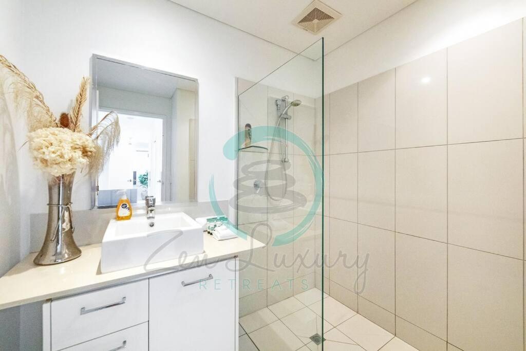 ZEN TOWERS: Cozy Executive 3-BR Family Apt in Darwin City
