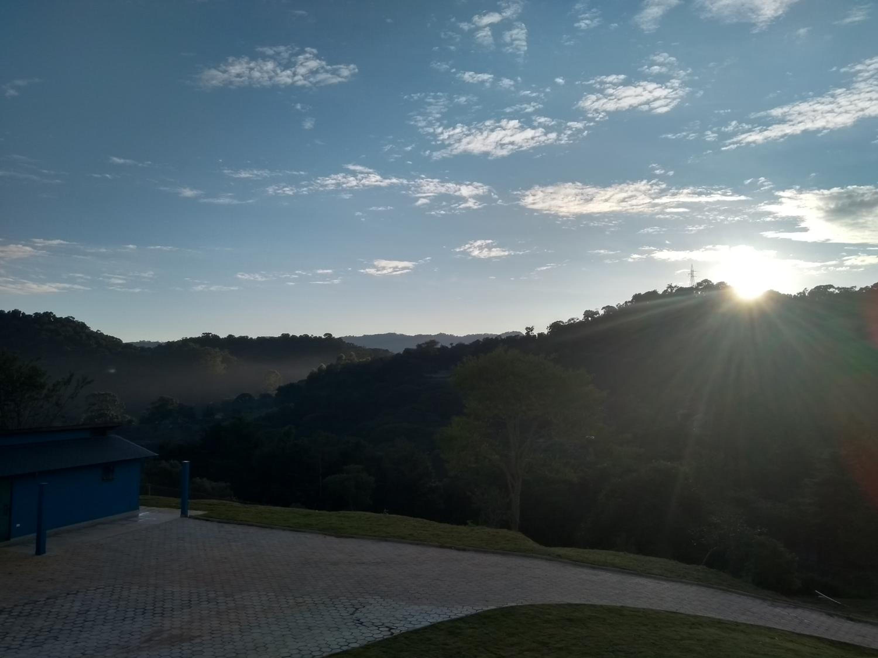 Chalés Mil Mudas da Mantiqueira - Hidro dupla, lareira interna e vista espetacular