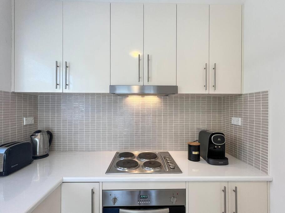 Ground floor one bedroom apartment in Elsternwick