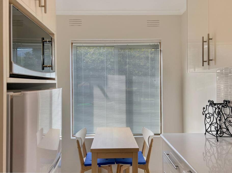 Ground floor one bedroom apartment in Elsternwick