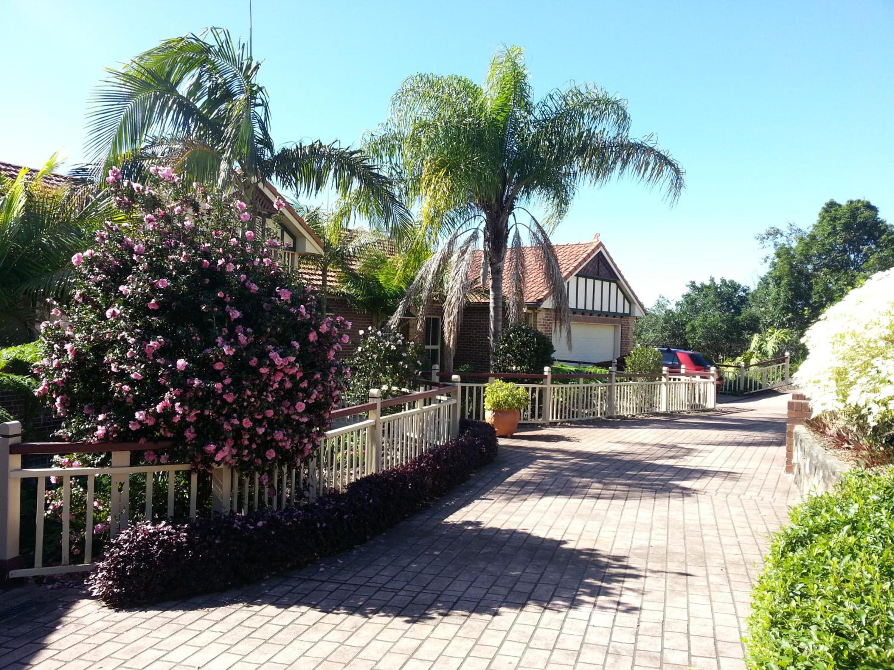 Tranquil Garden Hideaway view 3