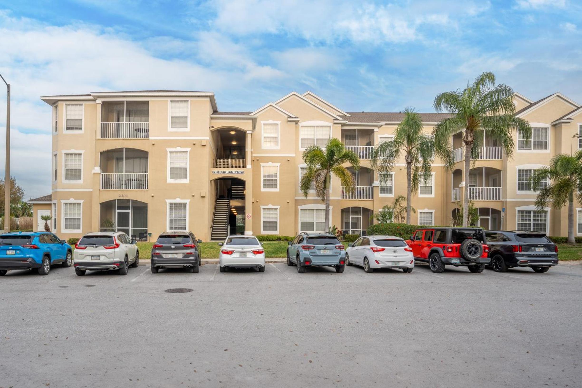 Windsor Palms Gem: Stylish and Fully Equipped