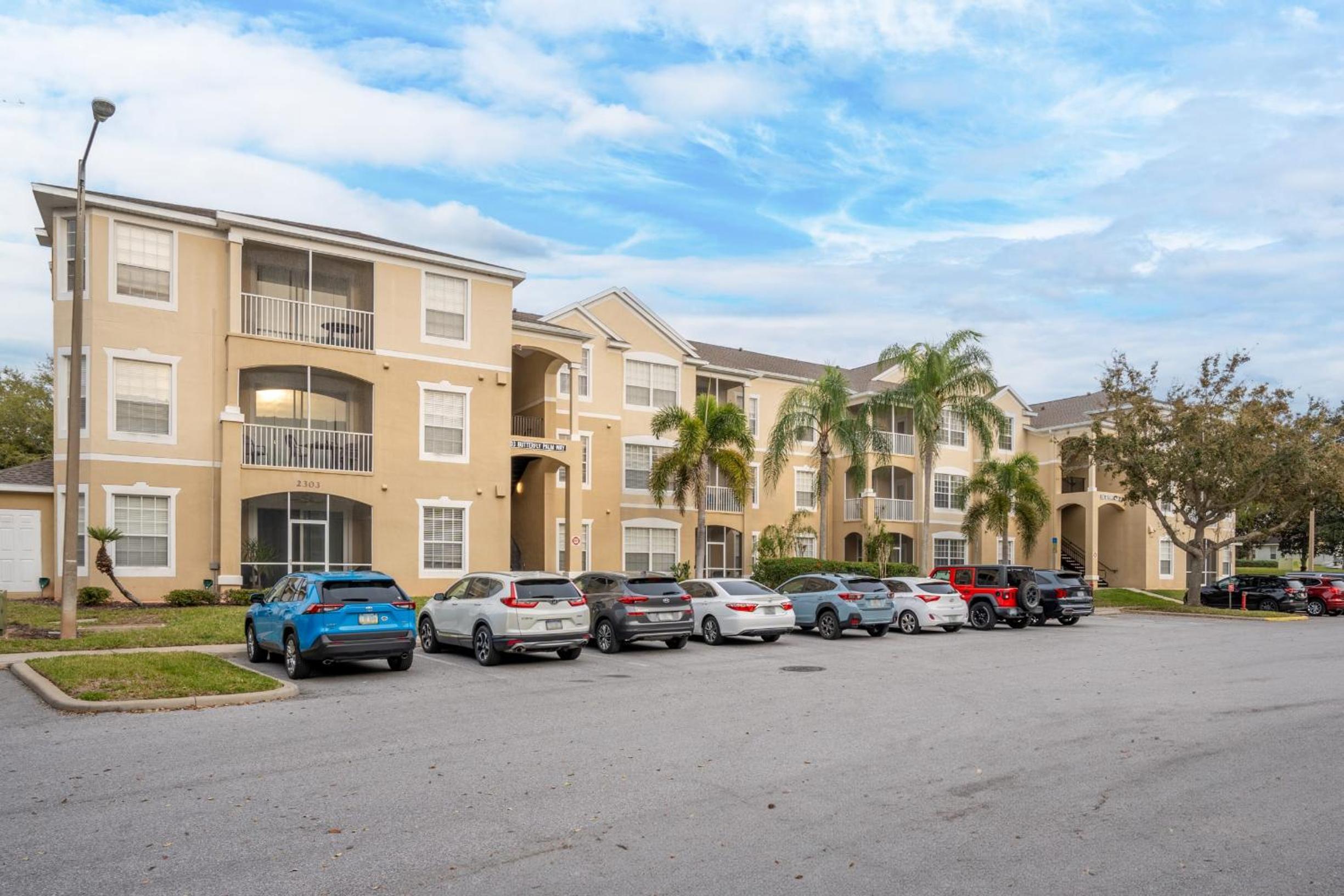 Windsor Palms Gem: Stylish and Fully Equipped