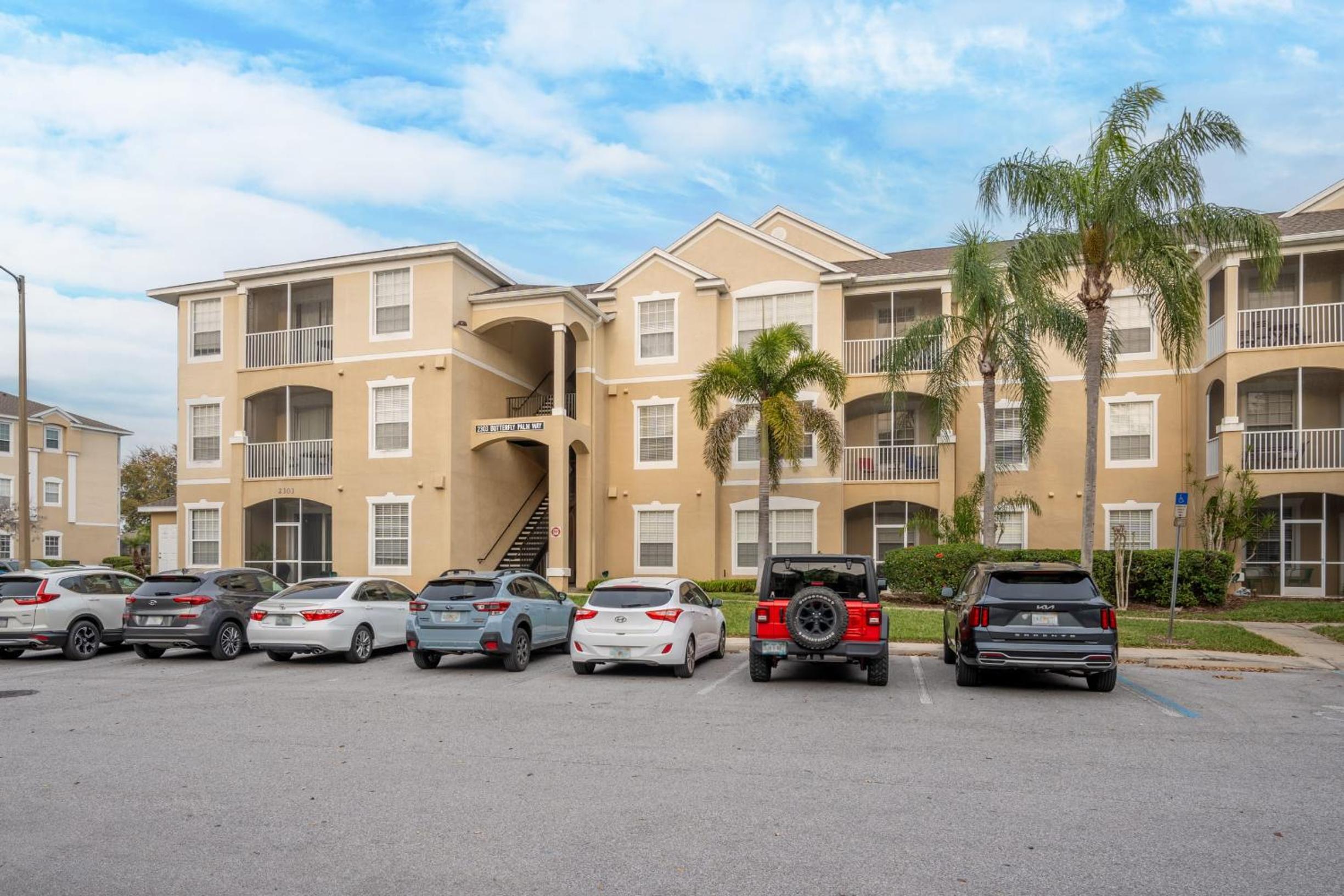 Windsor Palms Gem: Stylish and Fully Equipped