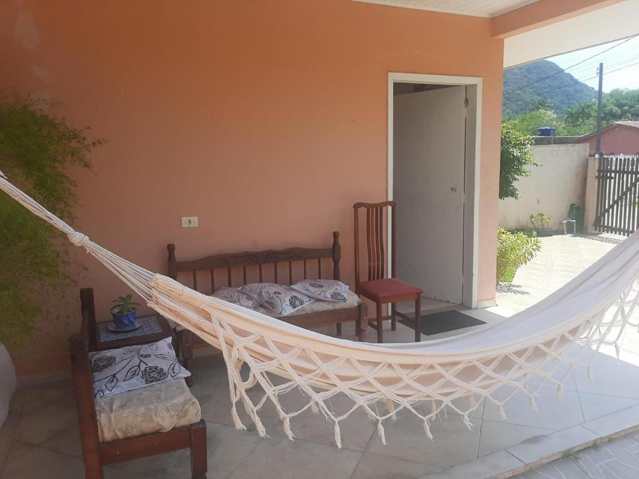 Confortável quarto em Matinhos