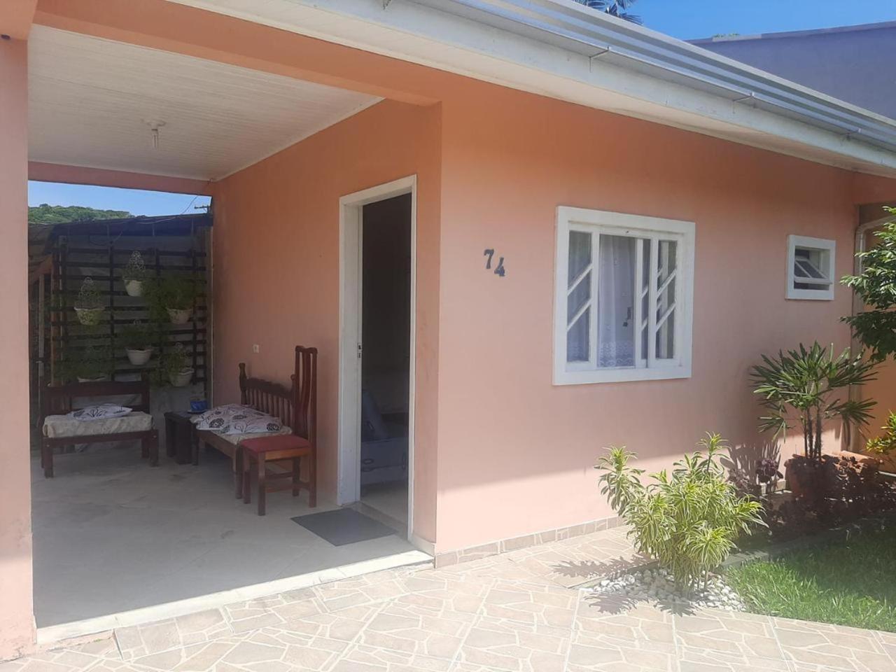 Confortável quarto em Matinhos