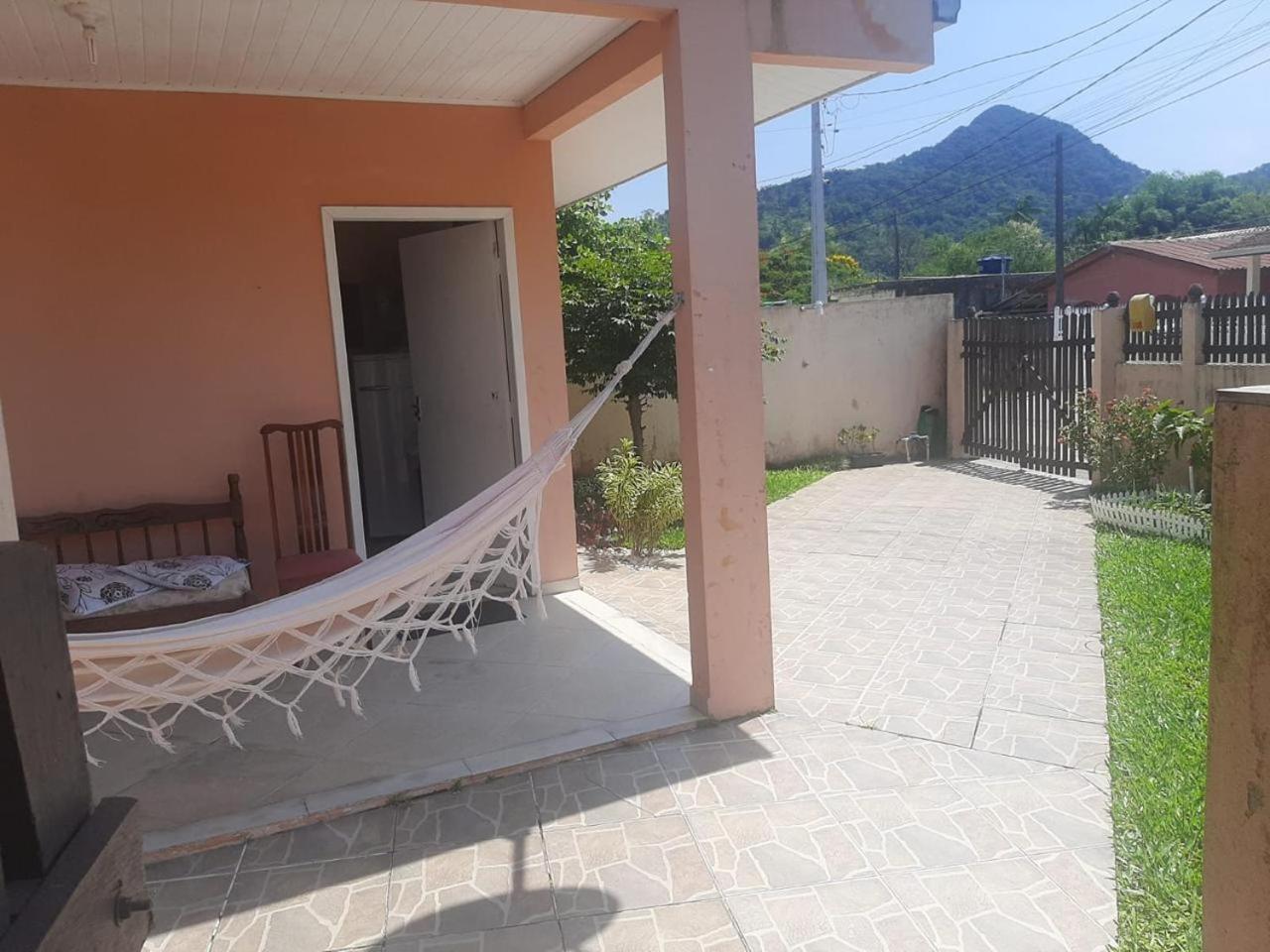 Confortável quarto em Matinhos