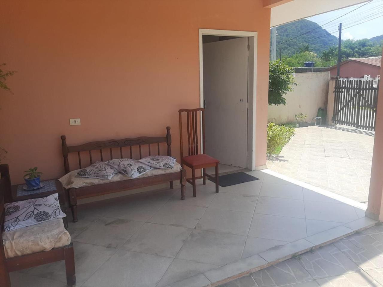 Confortável quarto em Matinhos