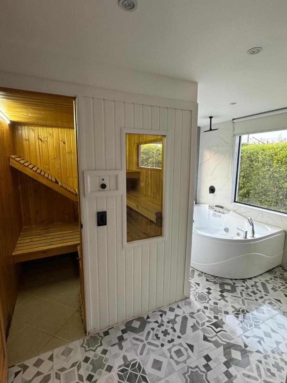 Luxury Finca el Ensueño, casa entera, con Sauna, Jacuzzi, BBQ y Caballos