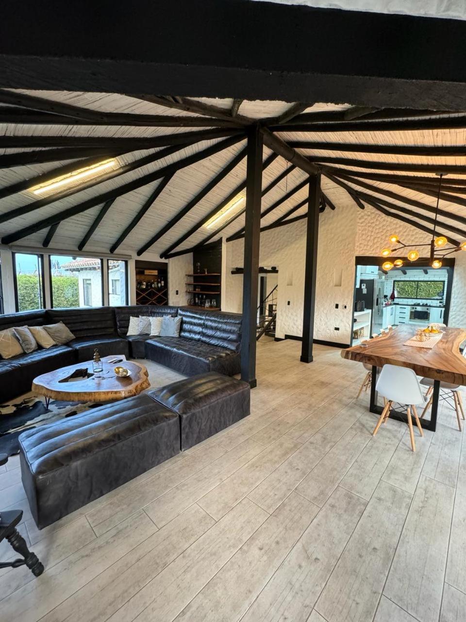 Luxury Finca el Ensueño, casa entera, con Sauna, Jacuzzi, BBQ y Caballos