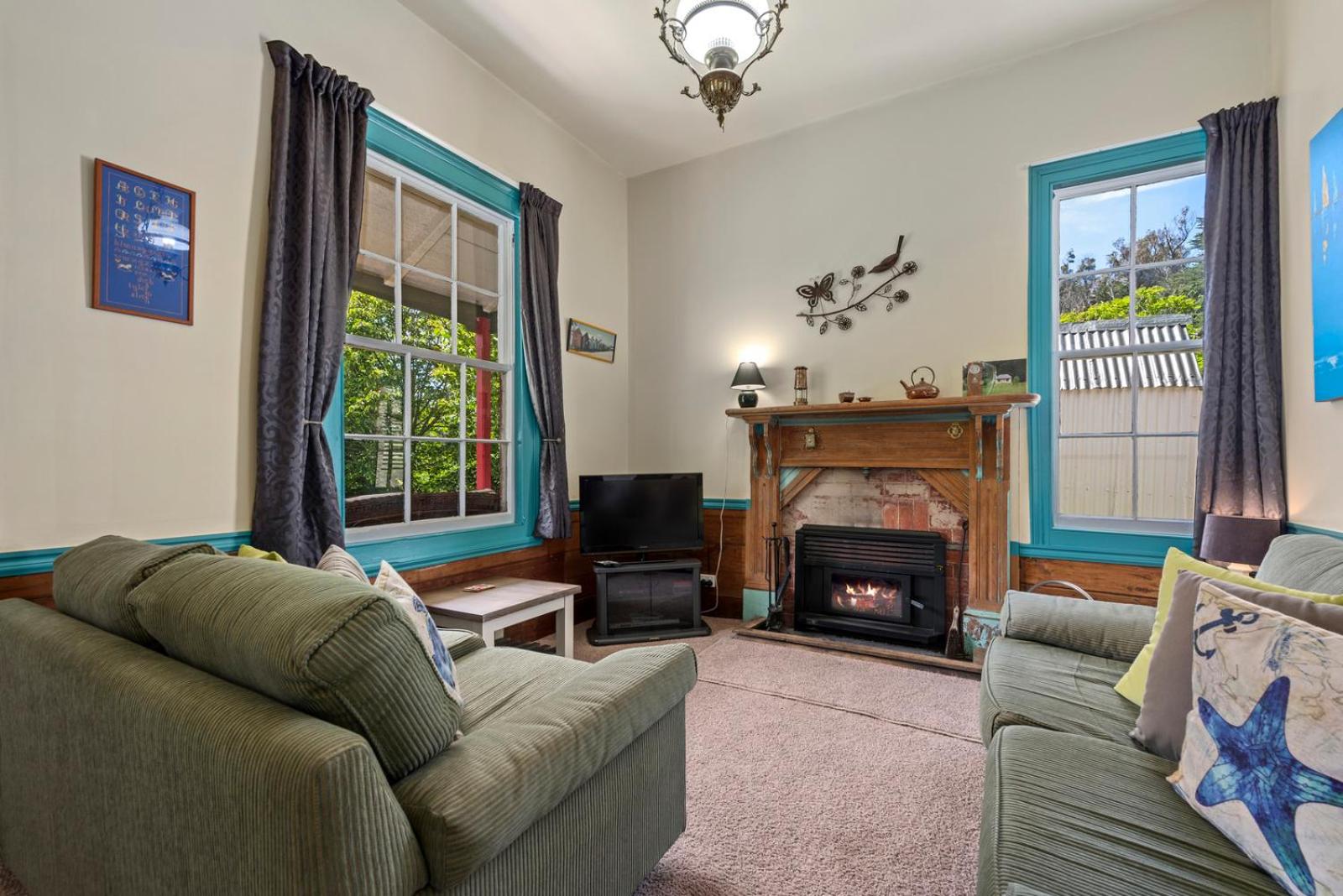 India House & Ica Whare in Whareama, Nr Riversdale Beach view 3