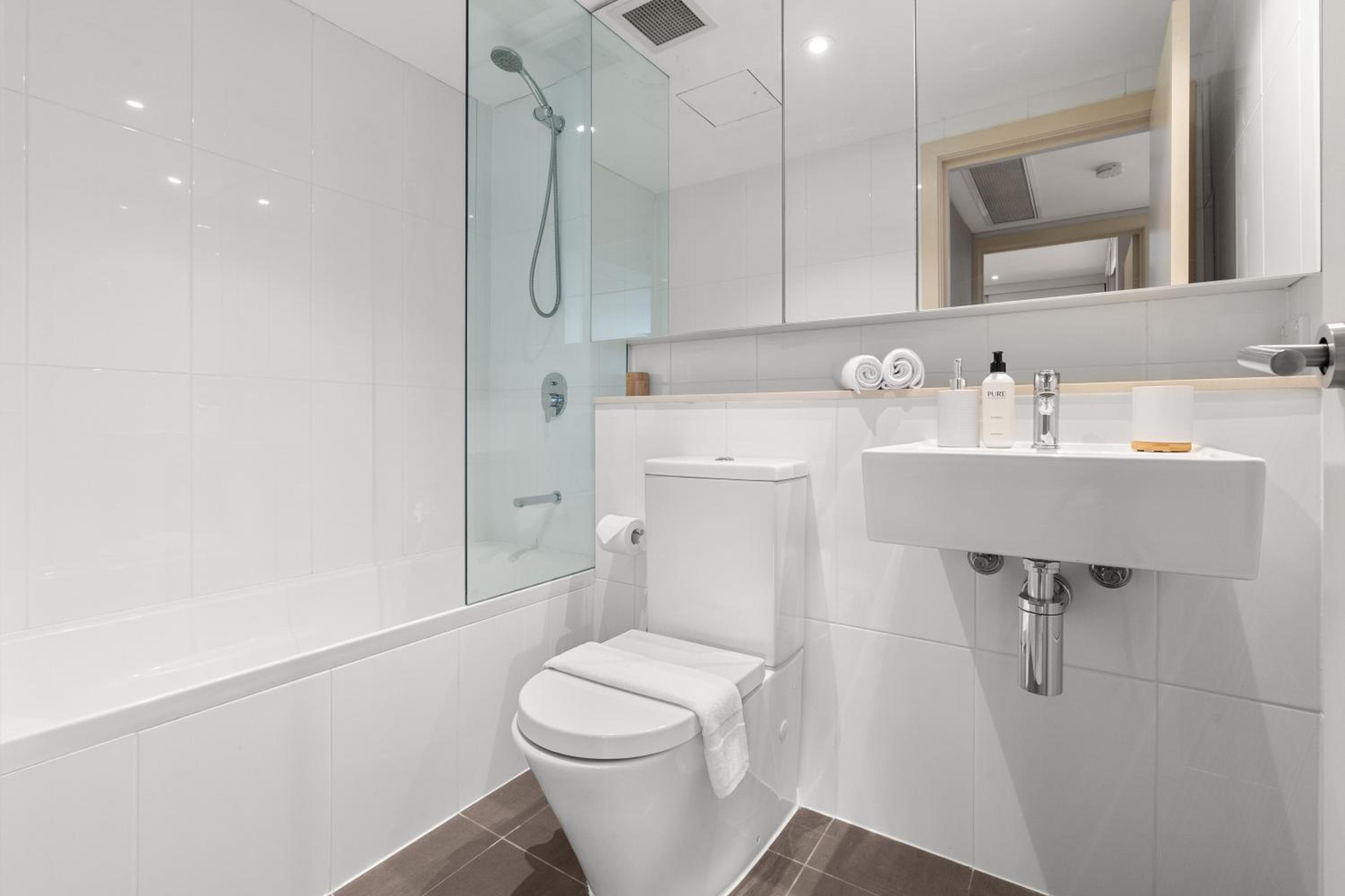 Open-Plan 2BR Unit with Parking in Prime Bondi Beach