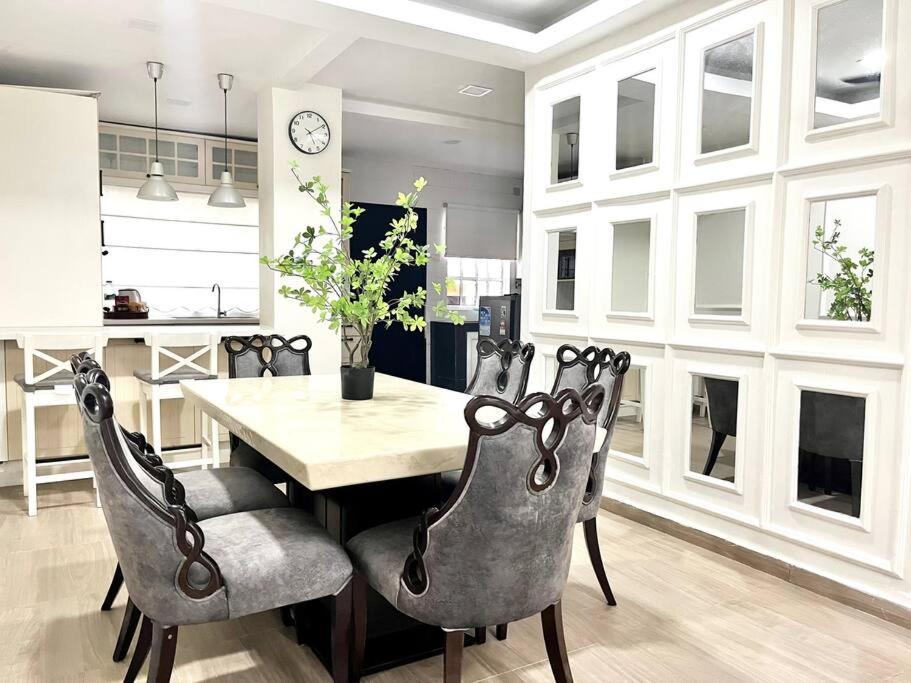 Modern 4BR Melawati Mall, KL EastMall, Zoo Negara, UIA IIUM