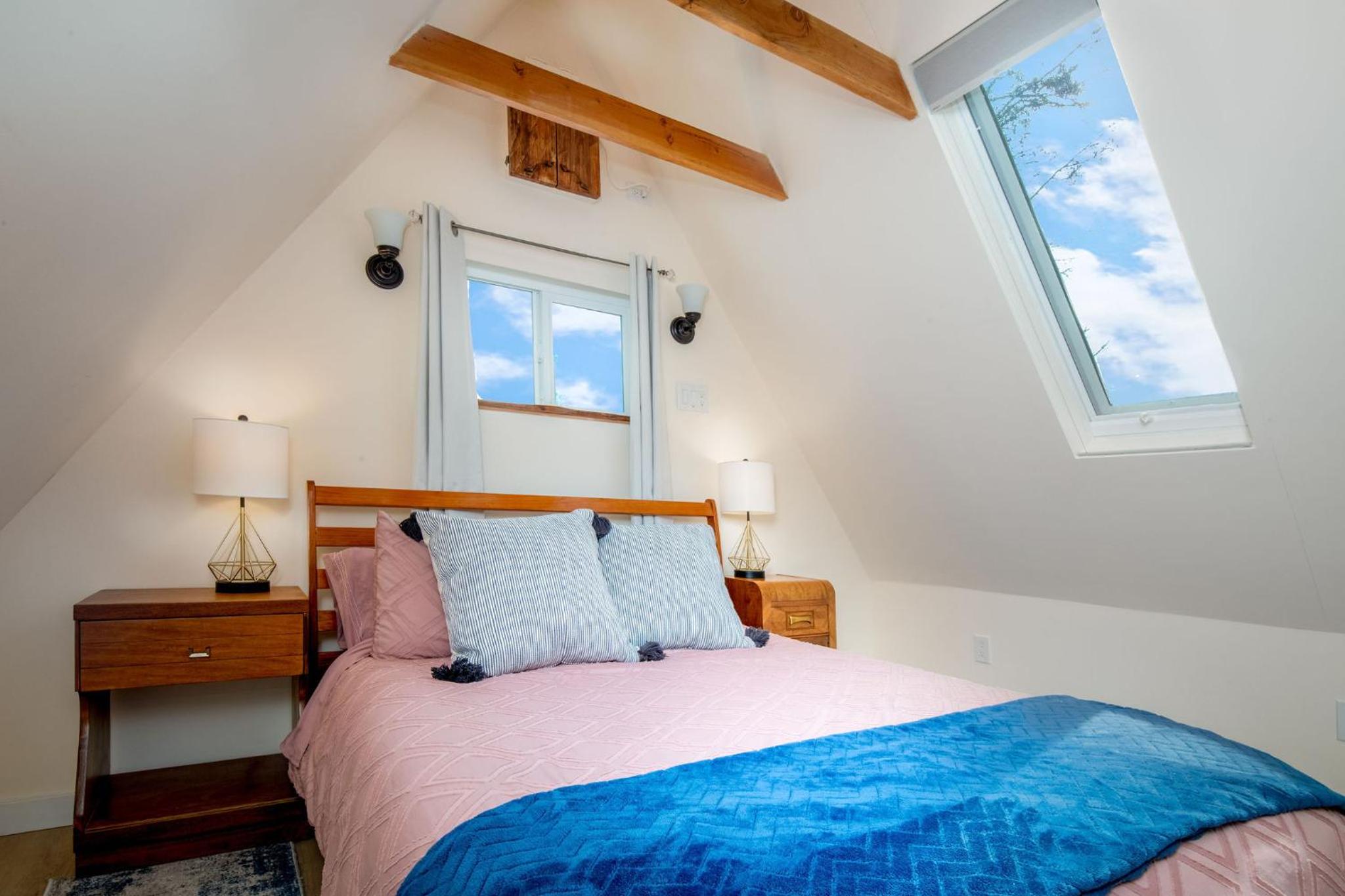 The Carriage House Chic Treetop Loft and Hot Tub view 4