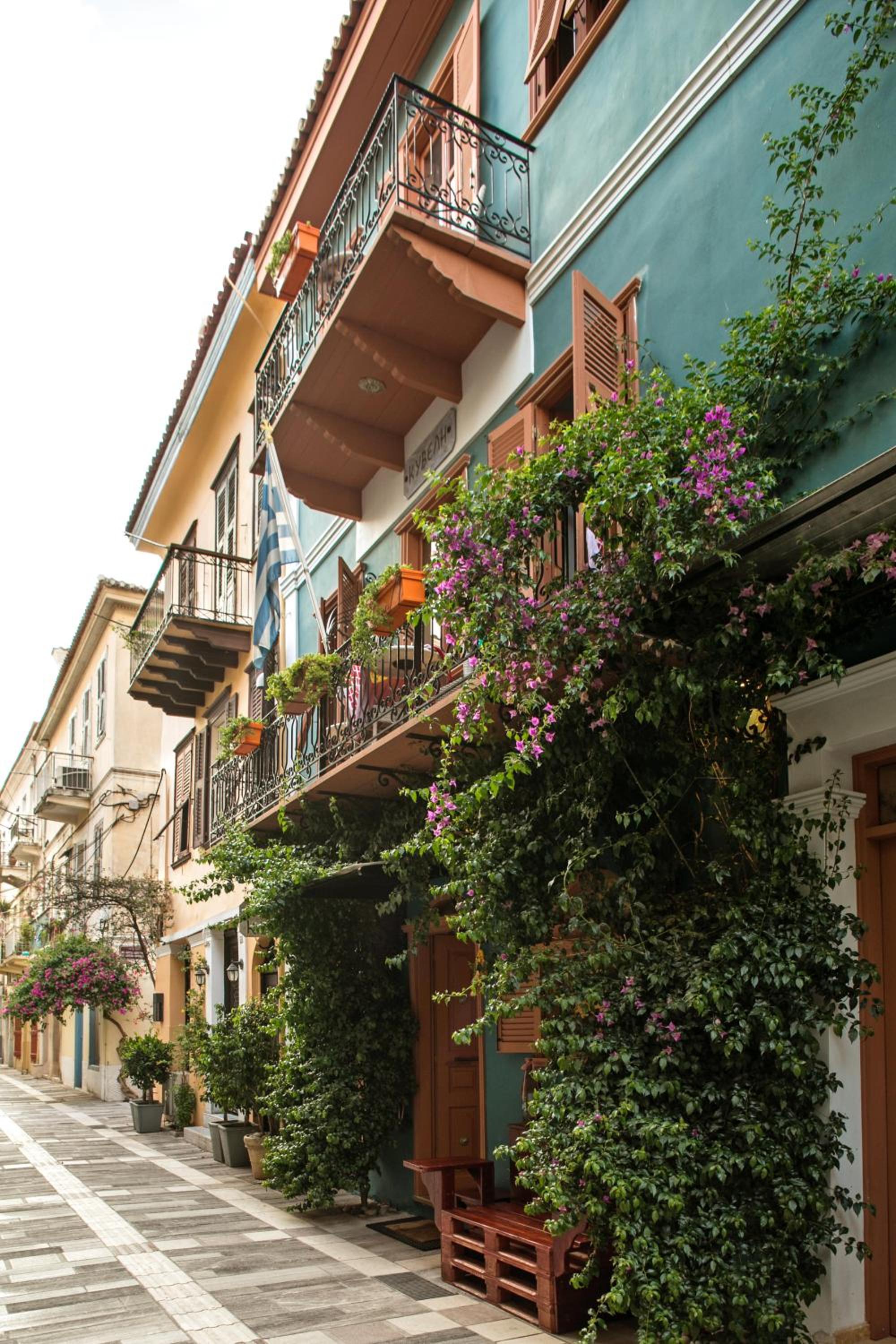 Kyveli Suites