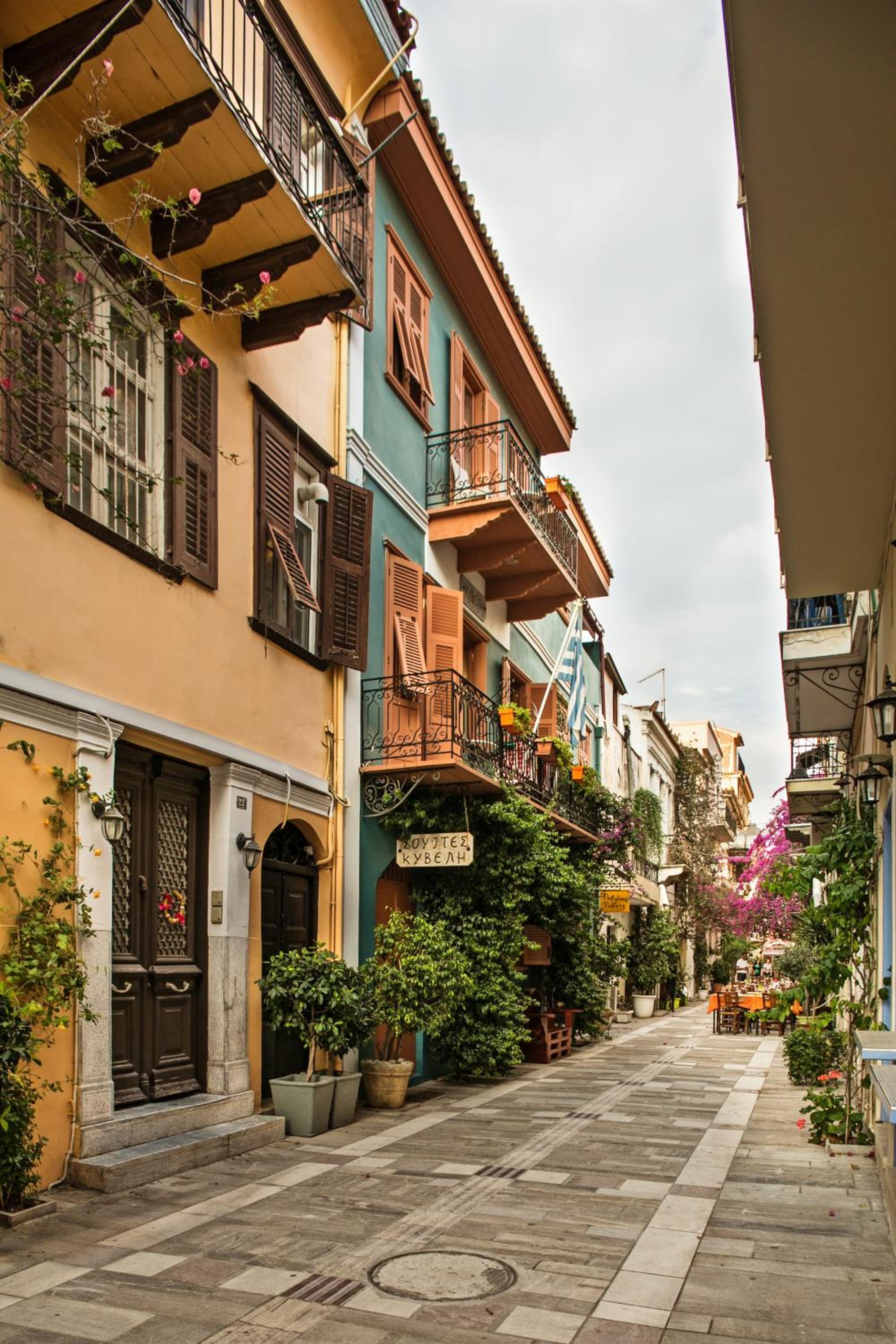 Kyveli Suites