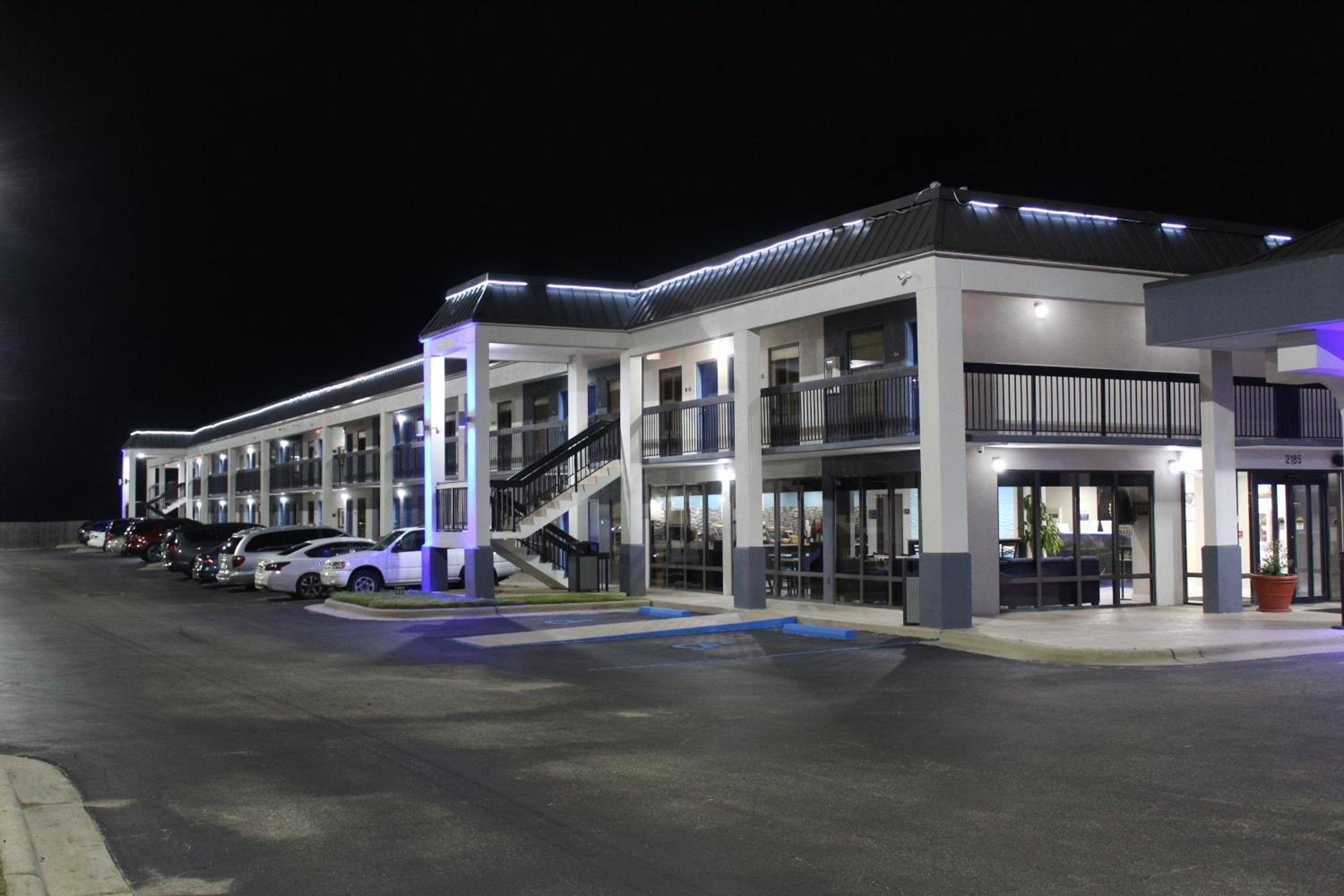 Marianna Vacations - Days Inn by Wyndham Marianna - Property Image 35