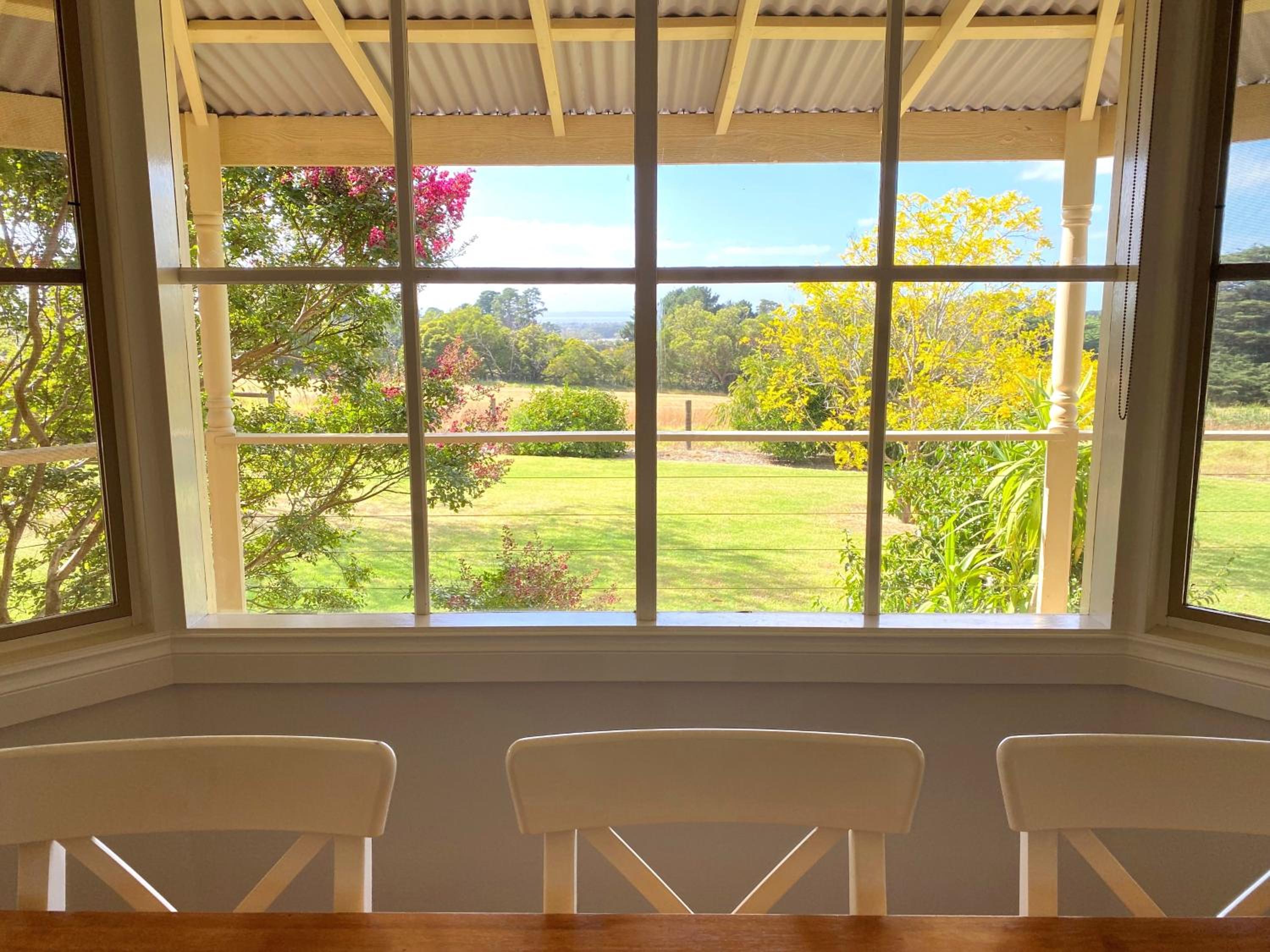 Farmhouse in the heart of wine country, 10 minutes to beach