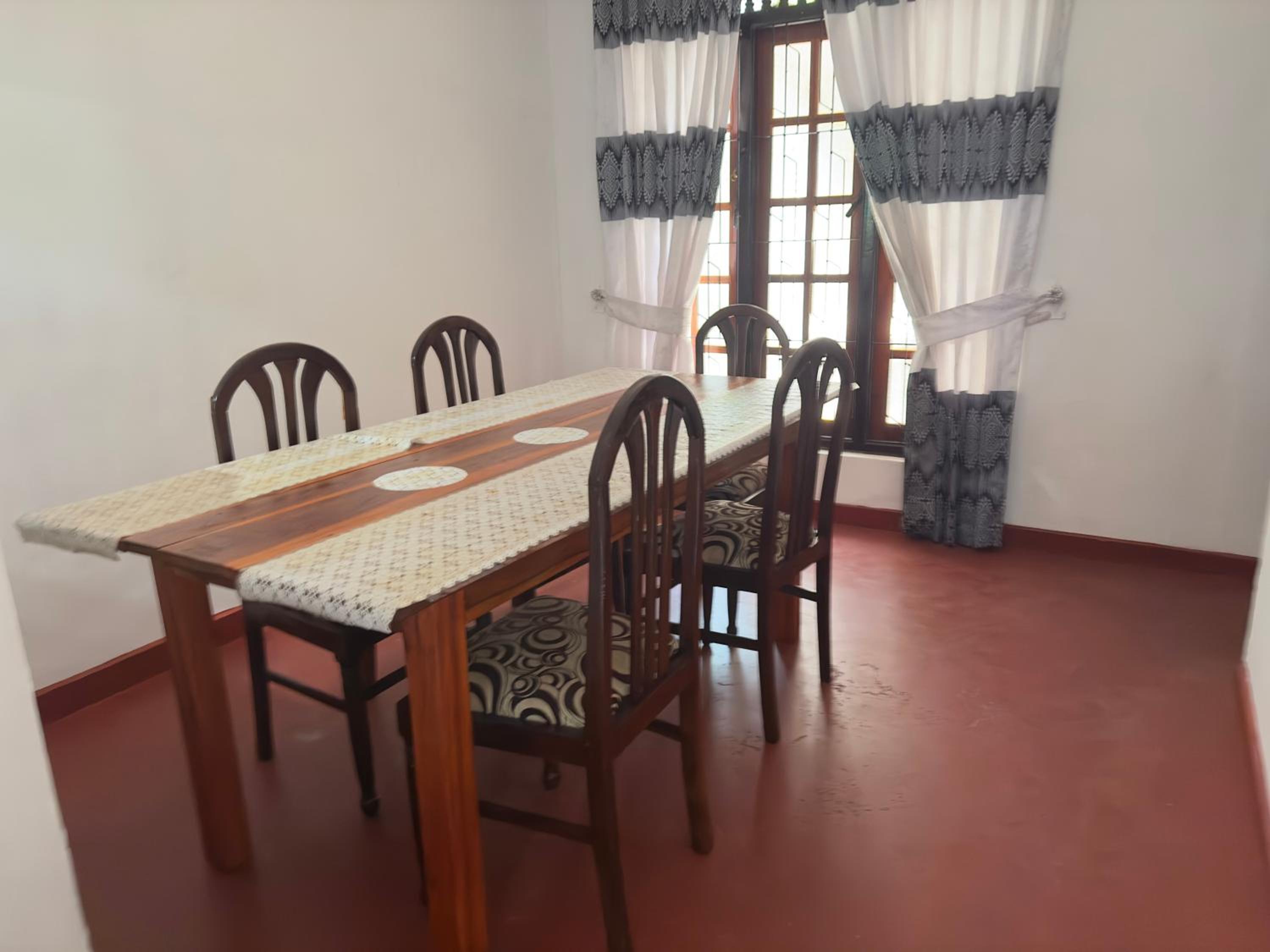 Pinnawala Grand Villa