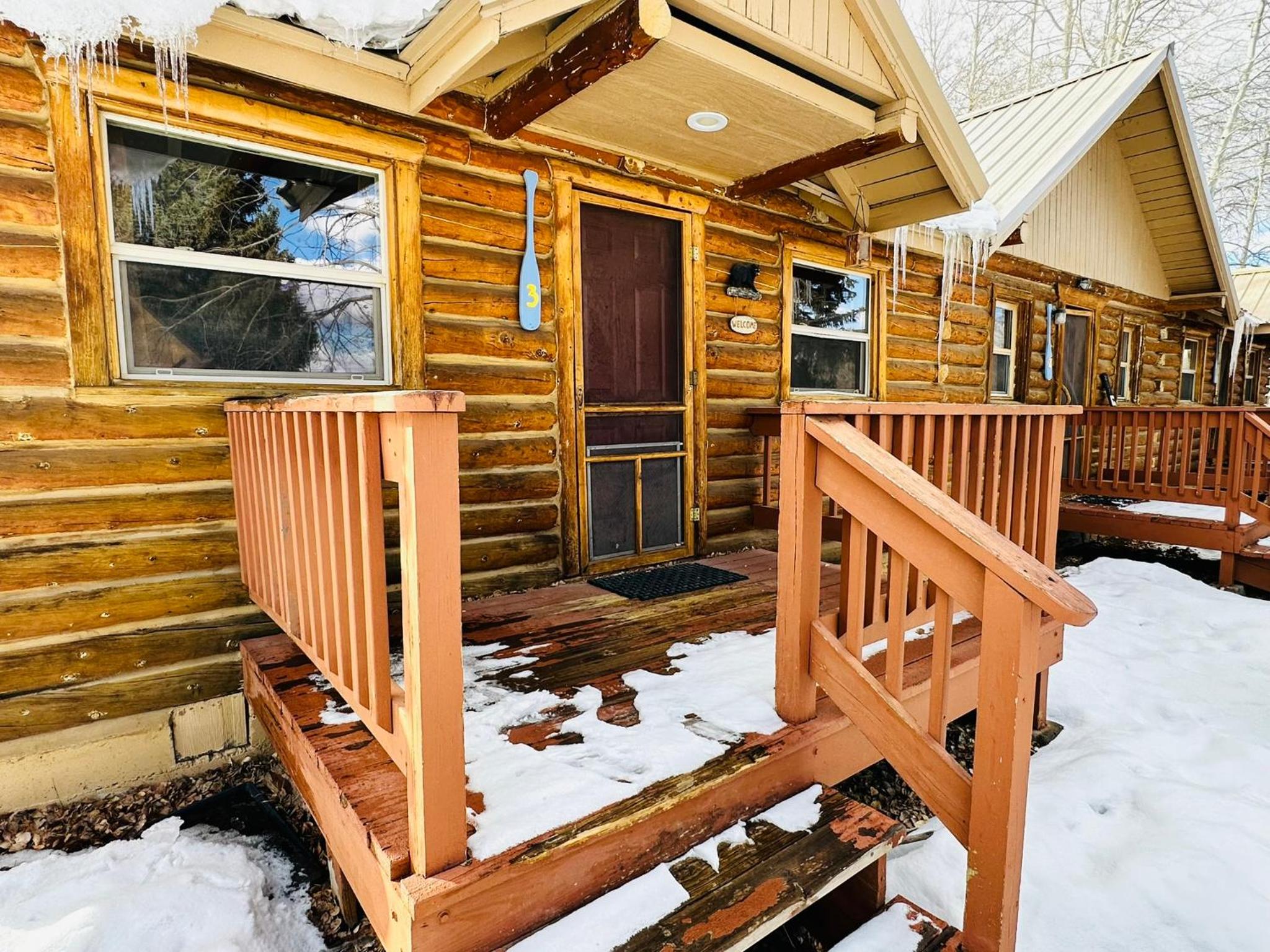 Ute Bluff Lodge, Cabins and RV park